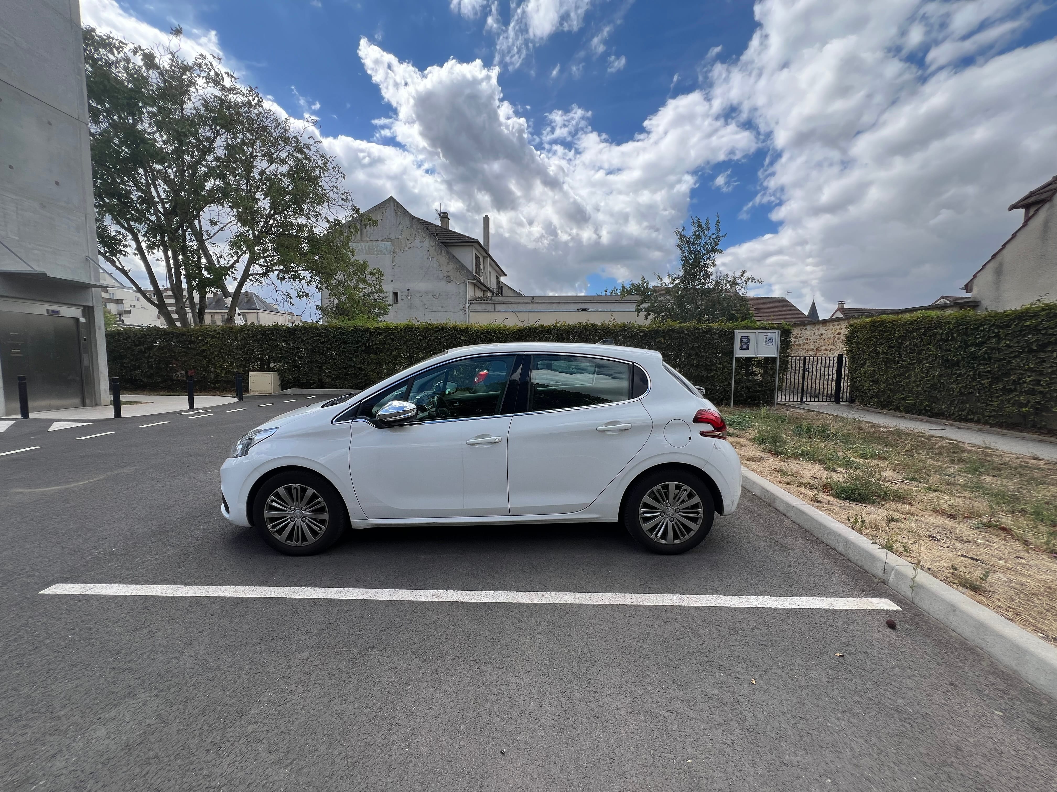 Peugeot 208 avec Climatisation