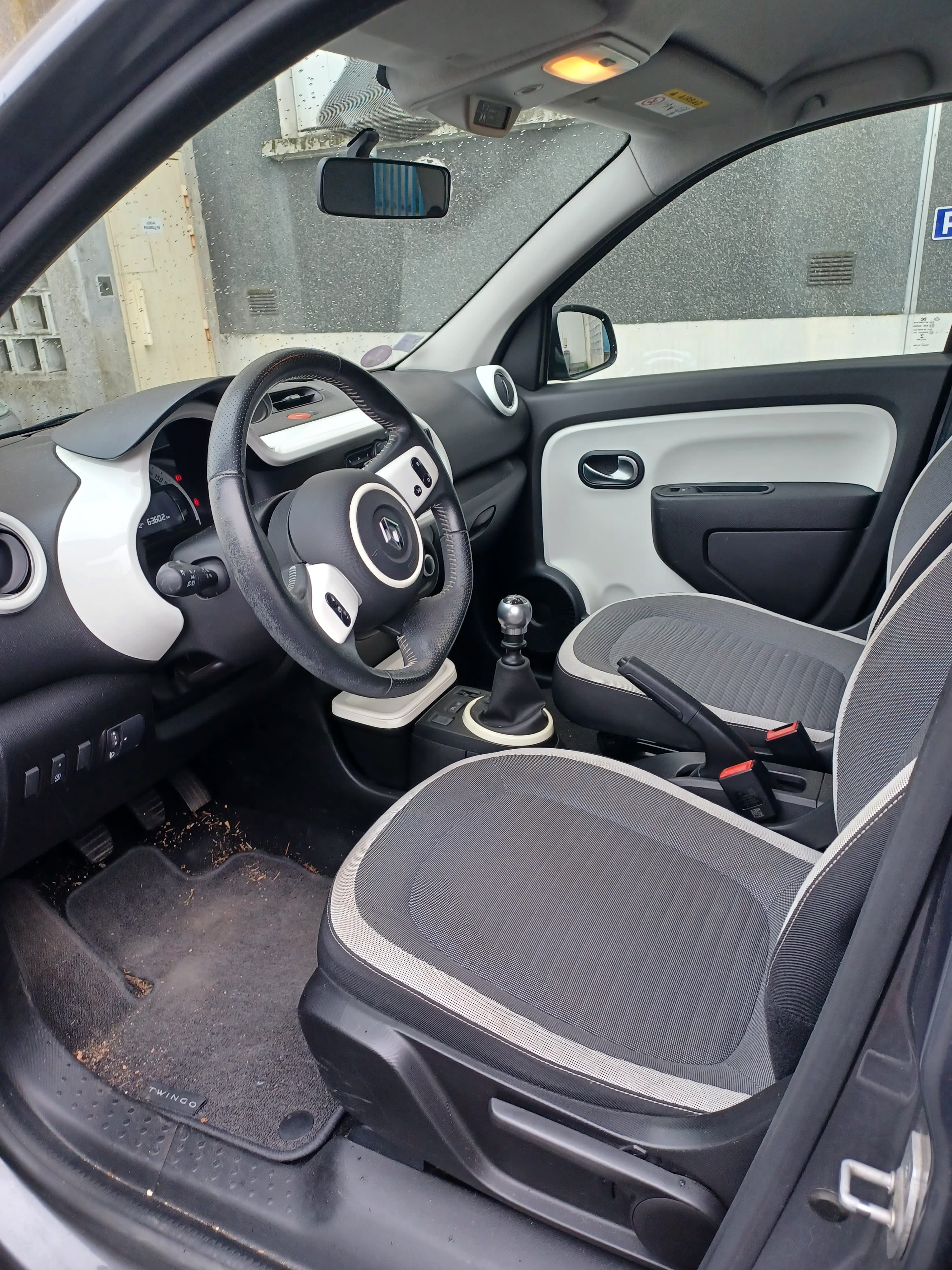 Renault Twingo E-Tech Essence avec Siège bébé