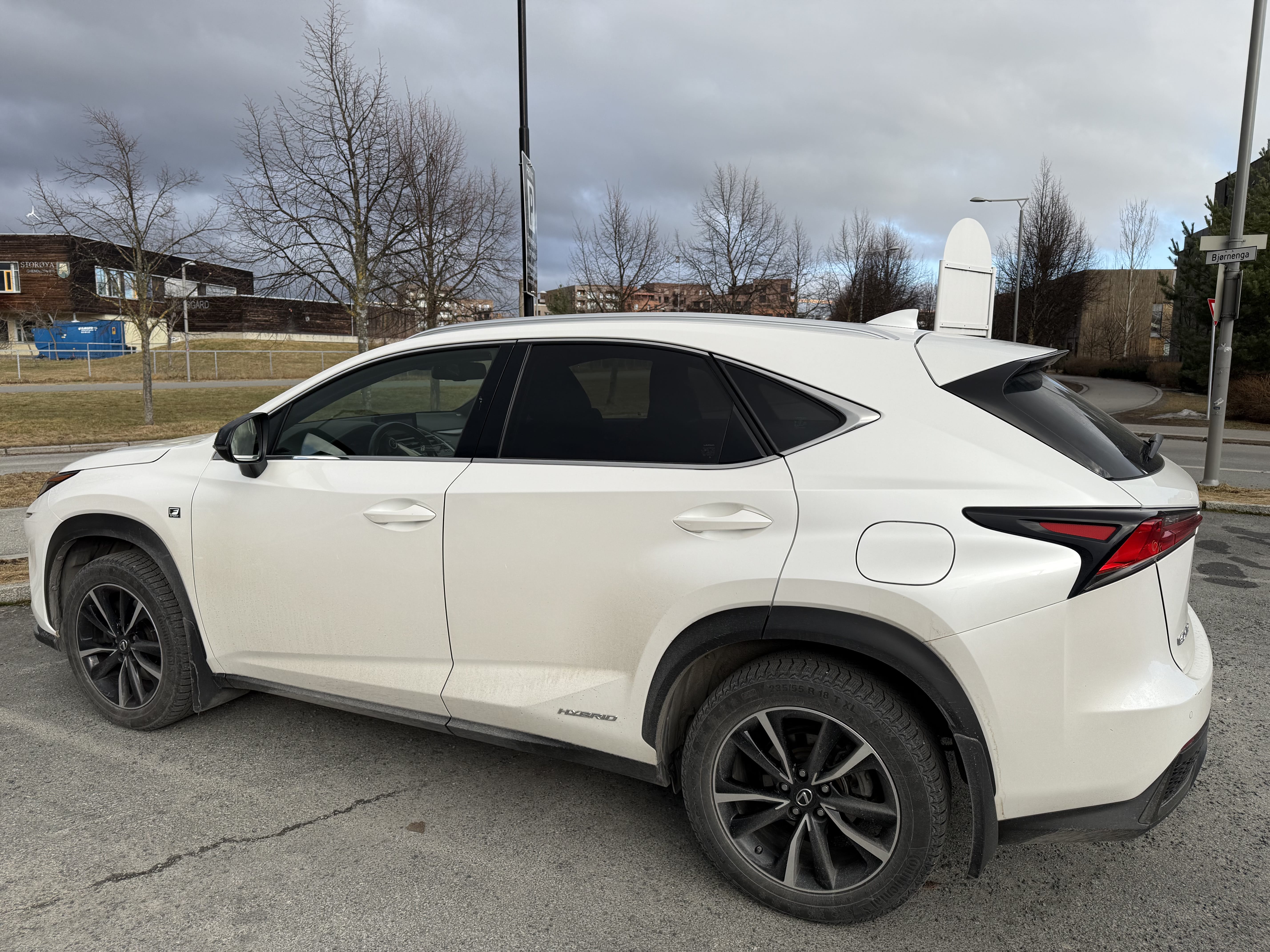 Lexus NX 300h med Aircondition