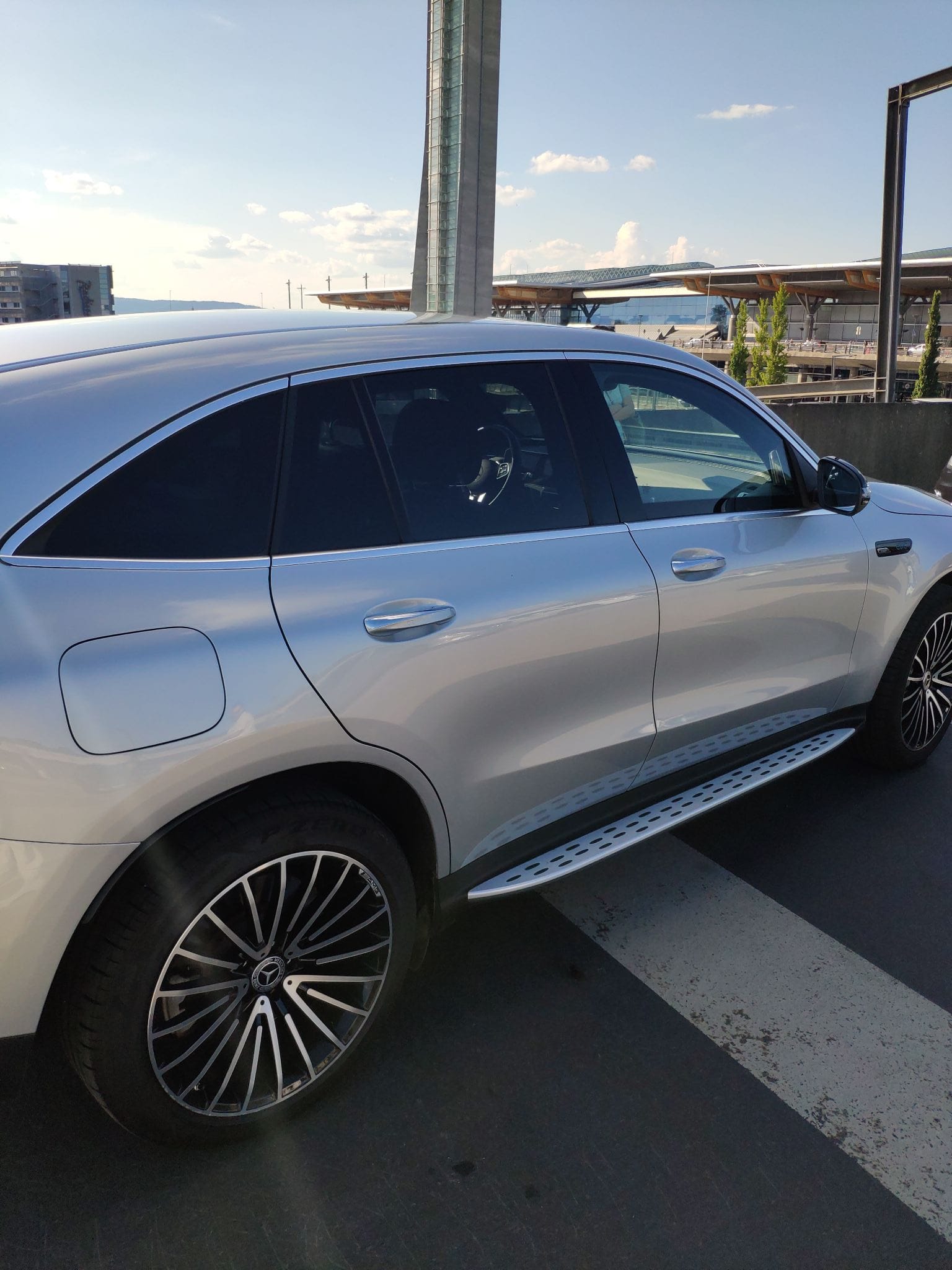 Mercedes-Benz EQC 400 4Matic med Babysete