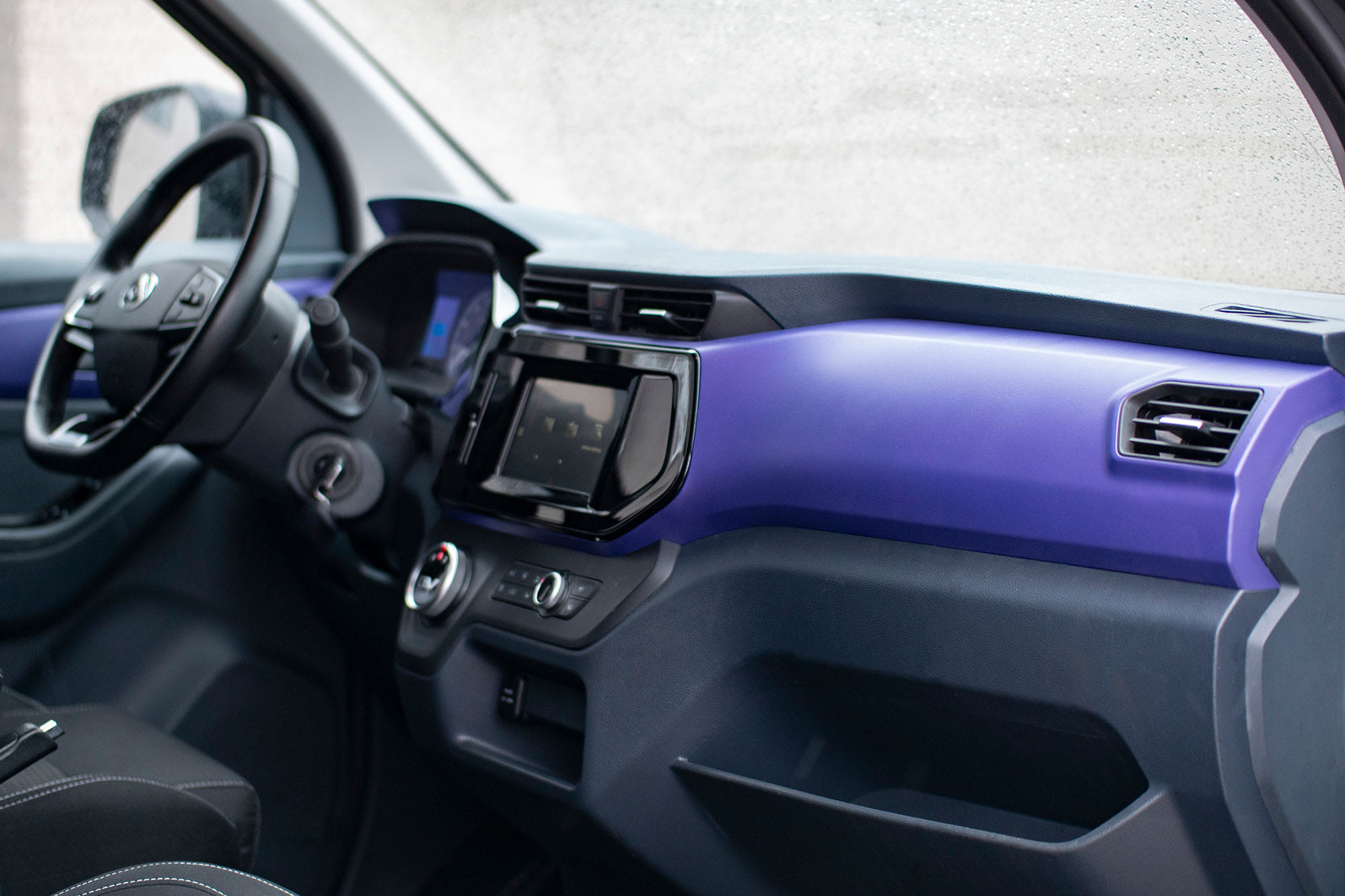 Maxus eDeliver 3 Elektrotransporter mit Audio-/iPod-Zugang