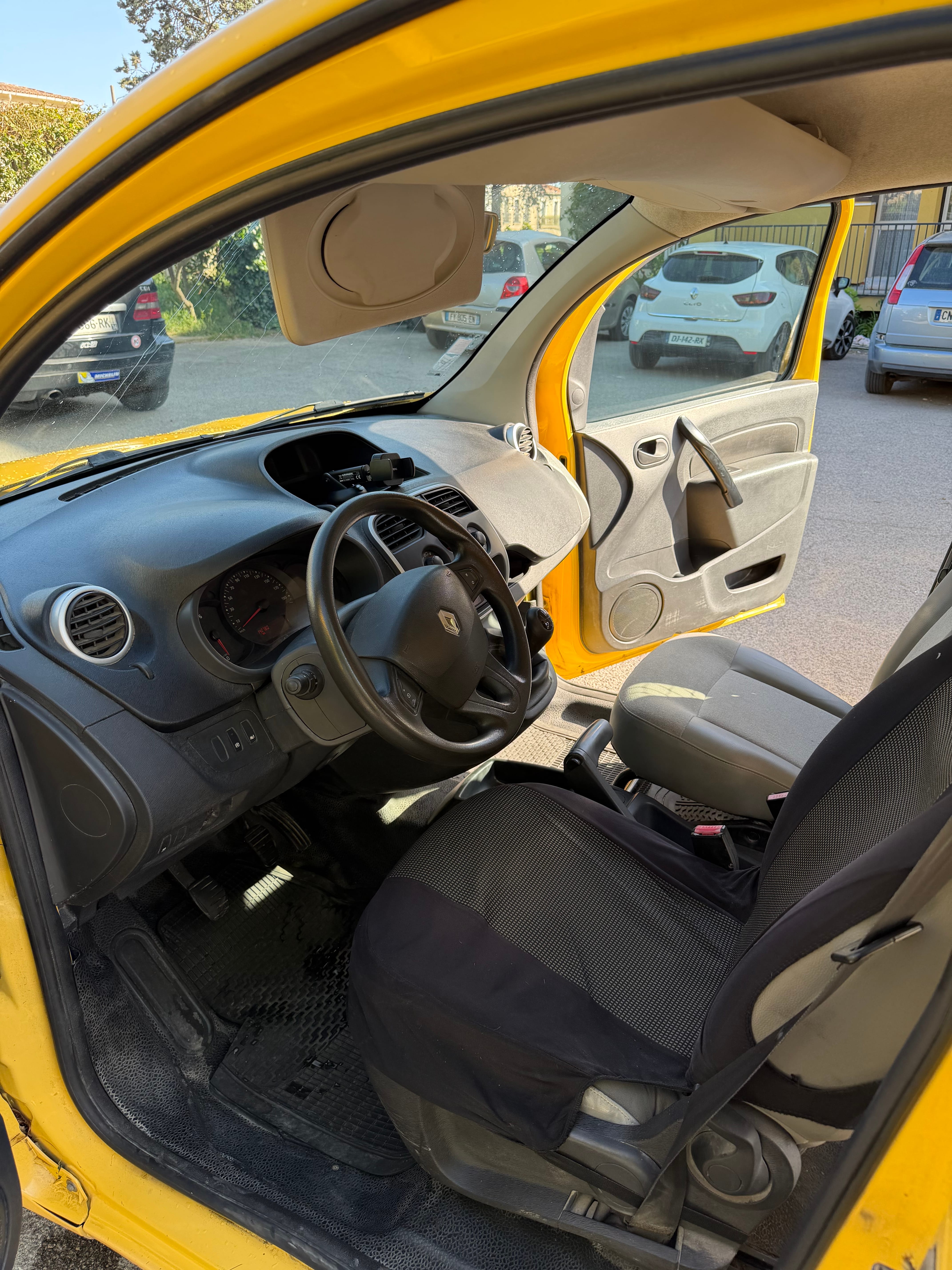 Renault Kangoo Express avec Autoradio