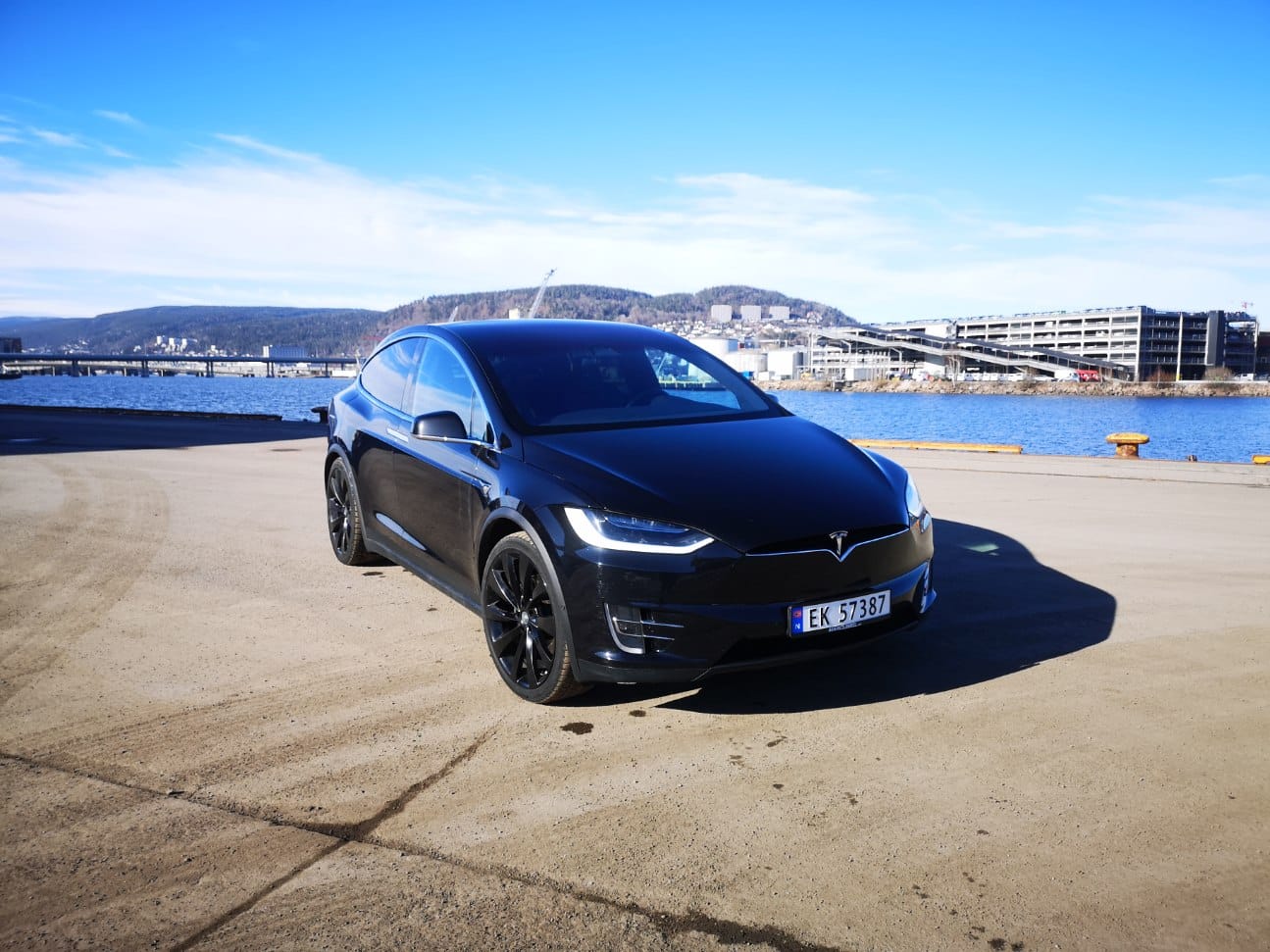 Tesla Model X D75 med Aircondition