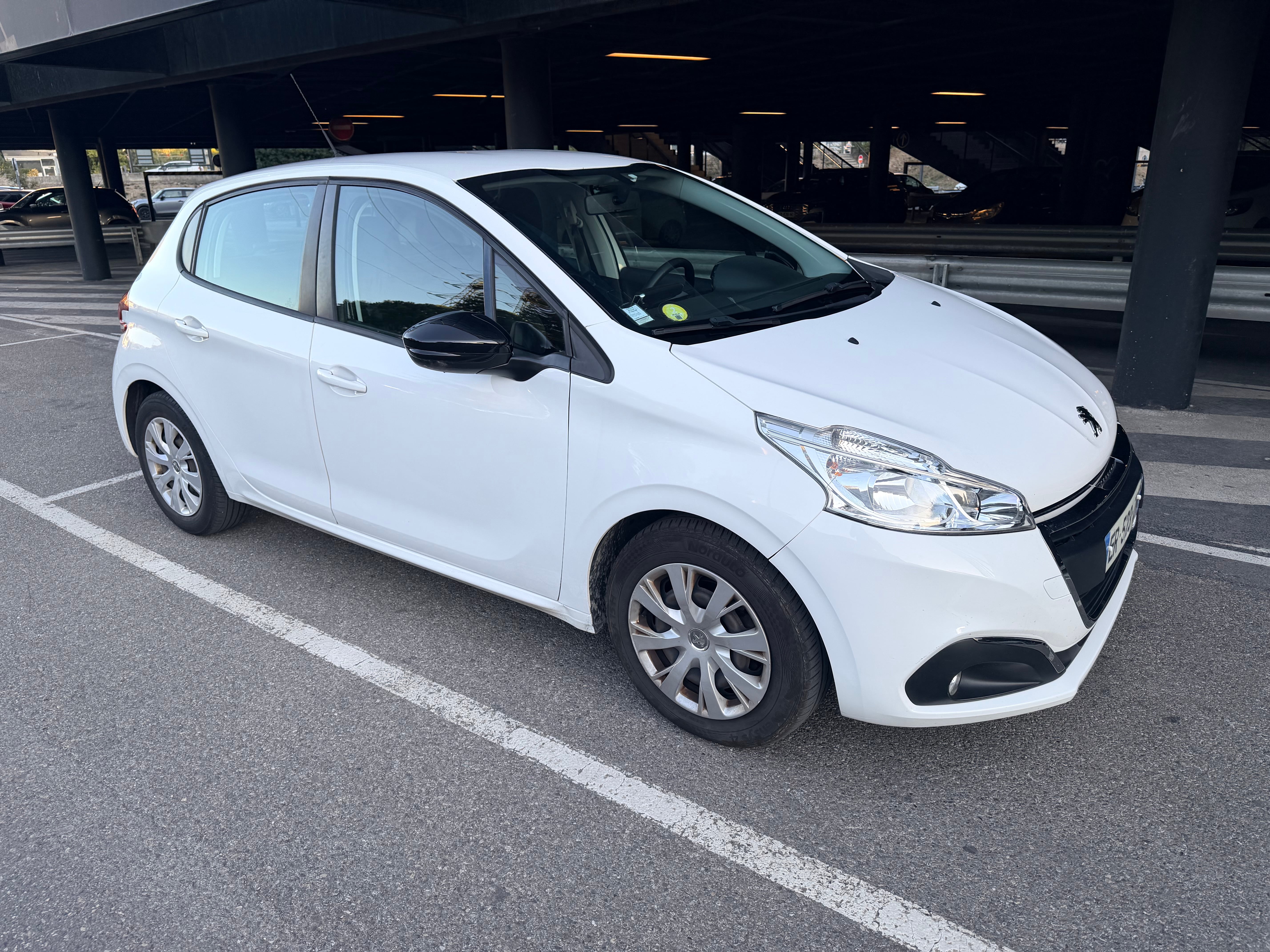 Peugeot 208 Société mit Apple CarPlay