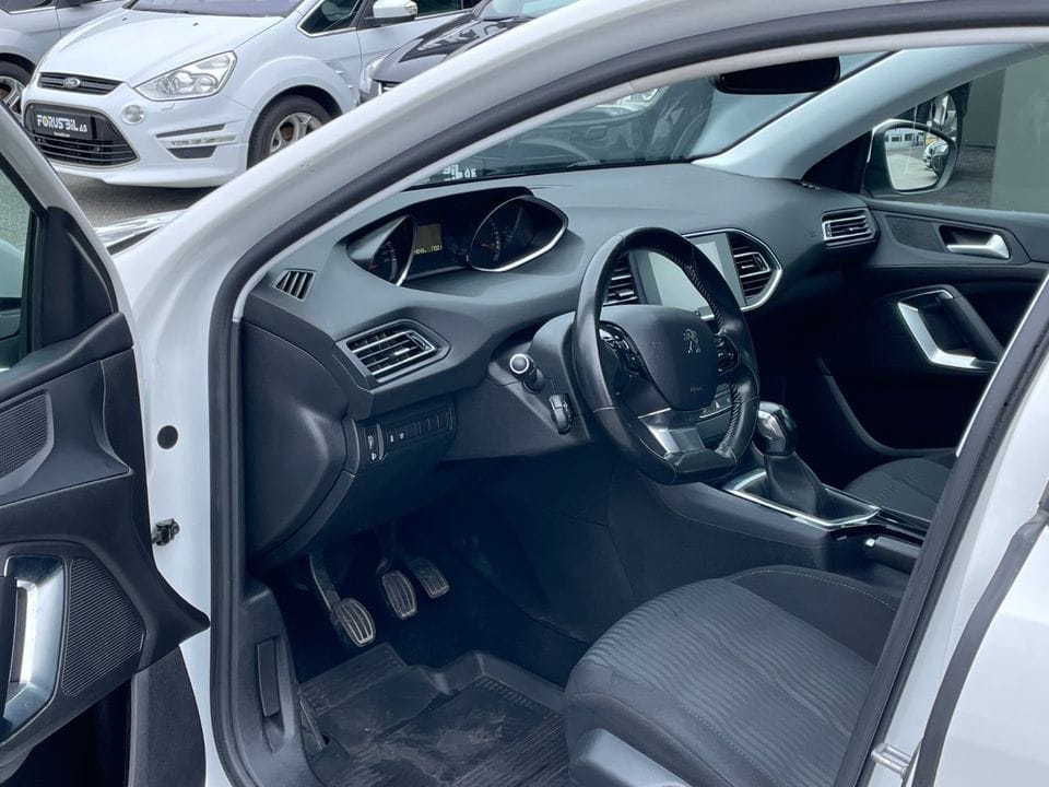 Peugeot 308 SW med Bluetooth audio