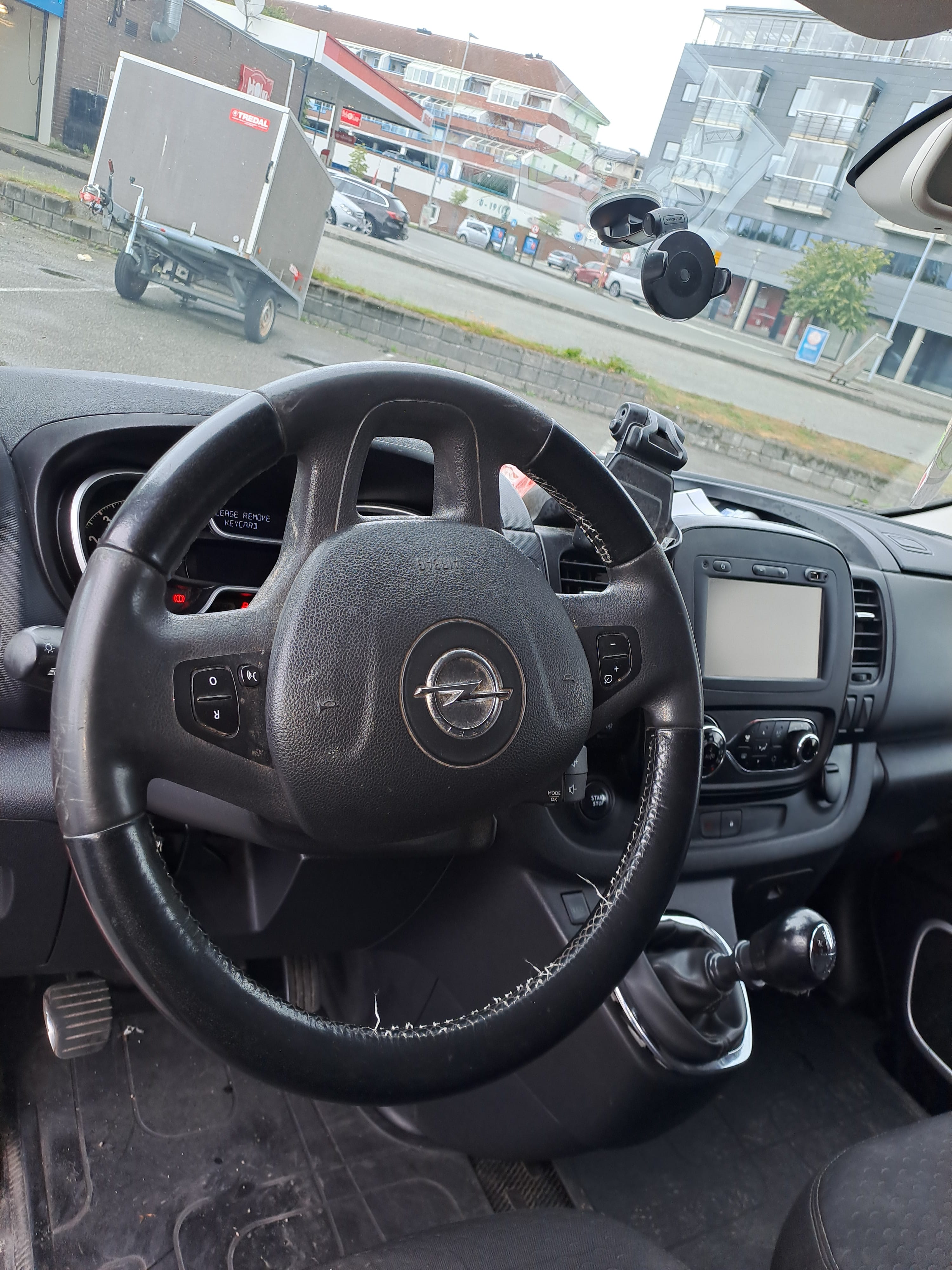 Opel Vivaro med Cruisekontroll