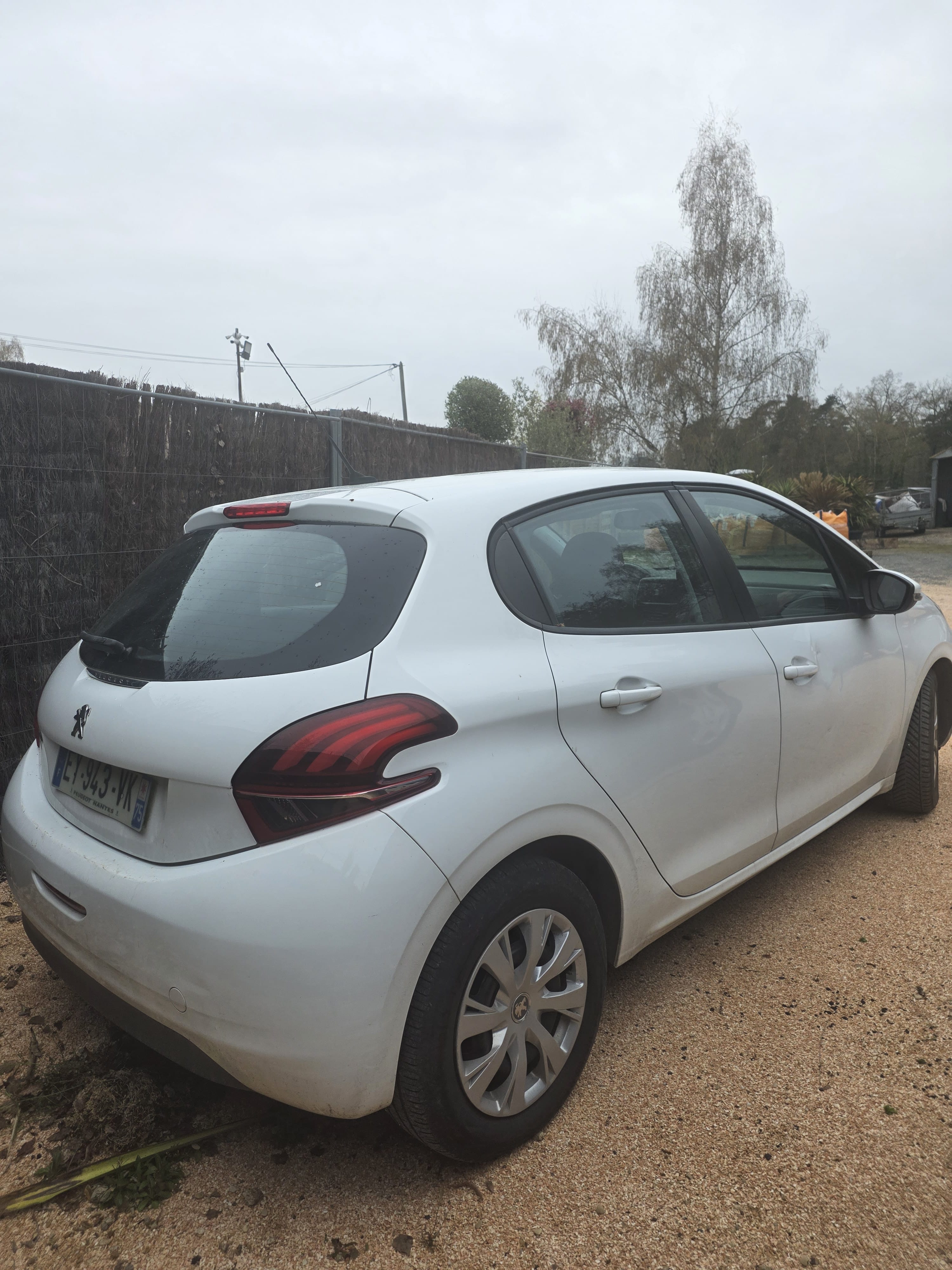 Peugeot 208 Société avec GPS