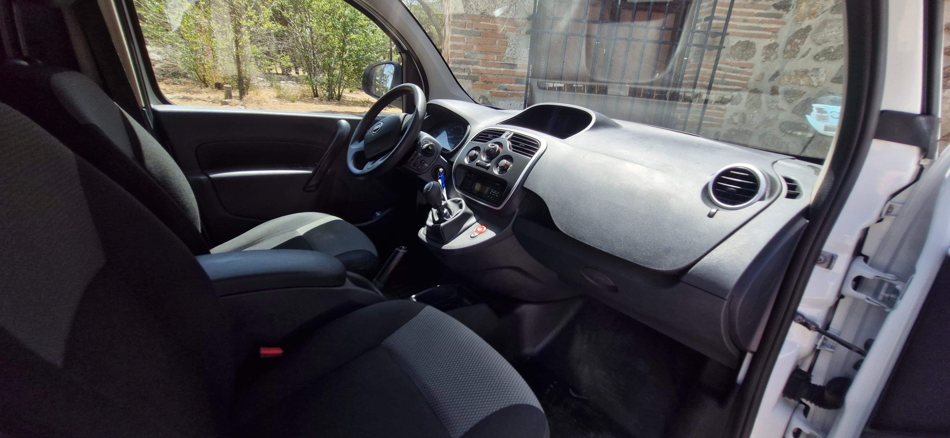 Nissan NV250 con Puertos de carga USB