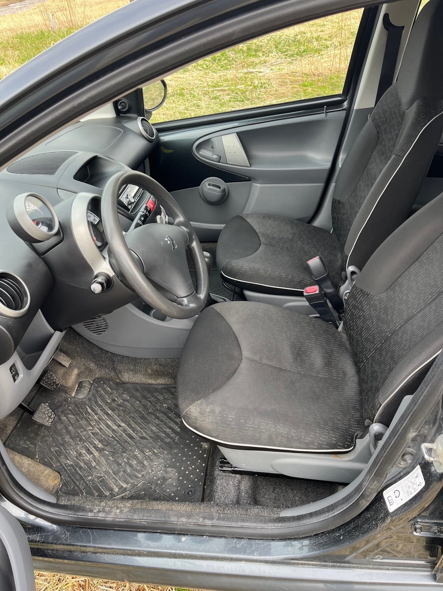 Peugeot 107 1.0 Bensin med Vinterdekk
