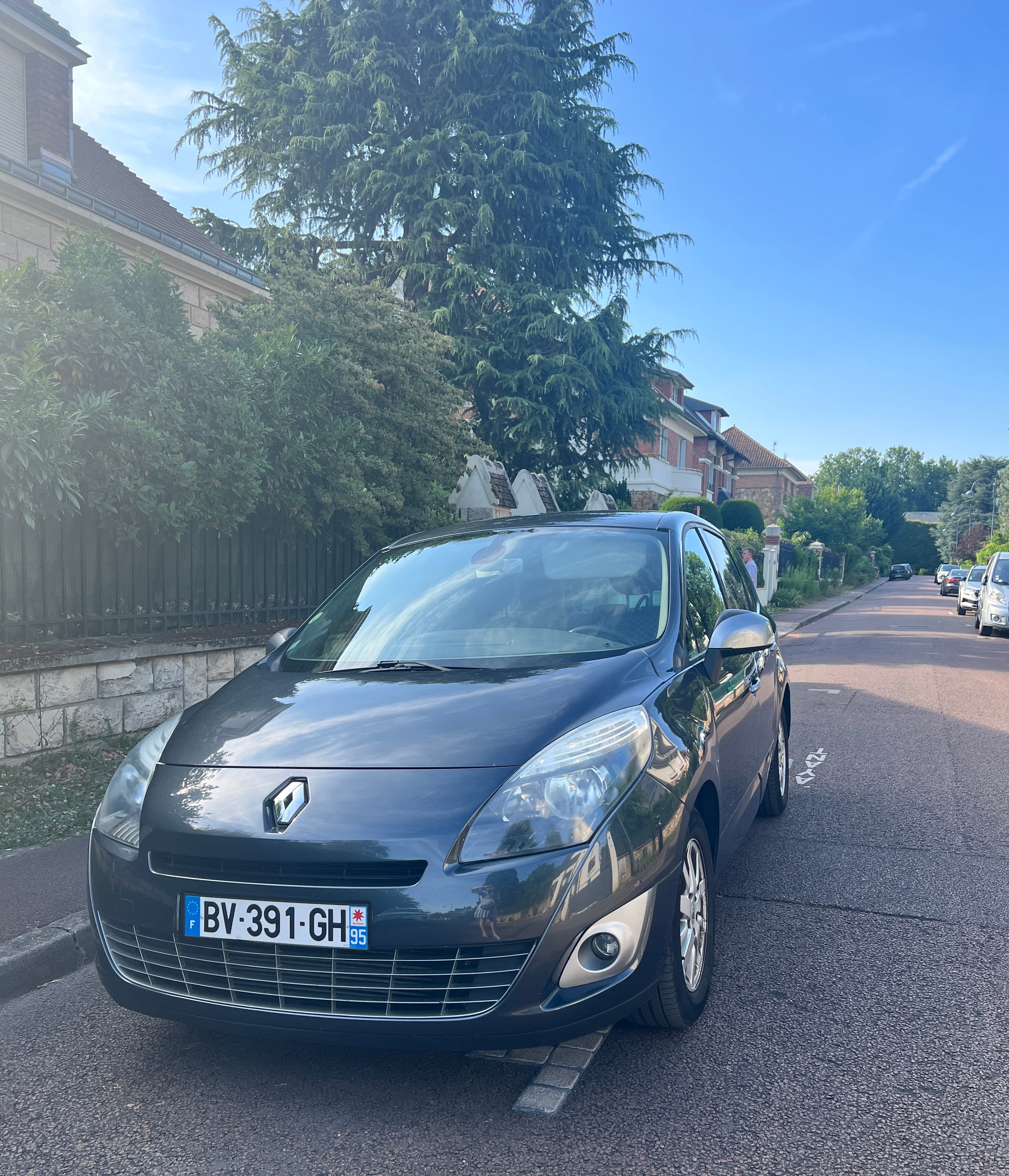 Renault Scenic 1.9 DCI 130 / 5 & 7 places avec Audio Bluetooth