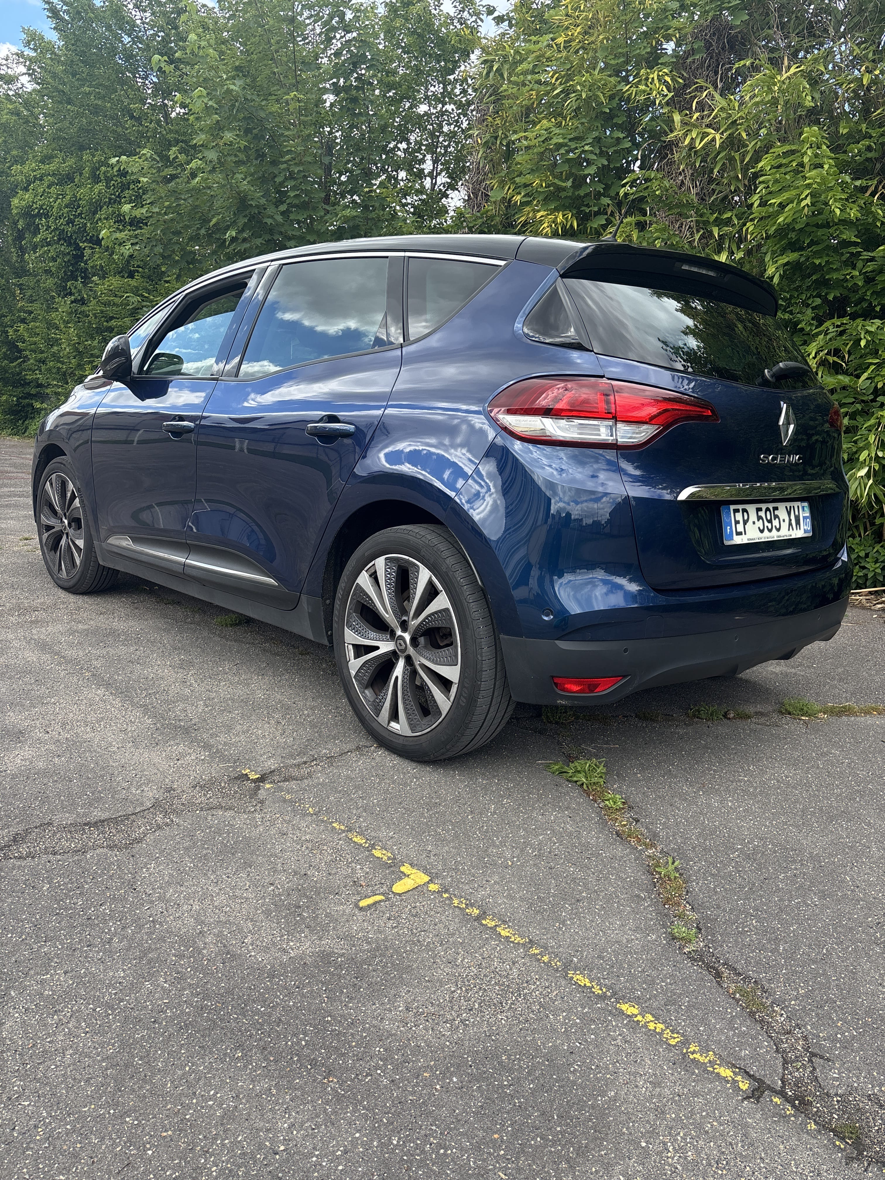 Renault Scenic 1.2 l avec Caméra de recul
