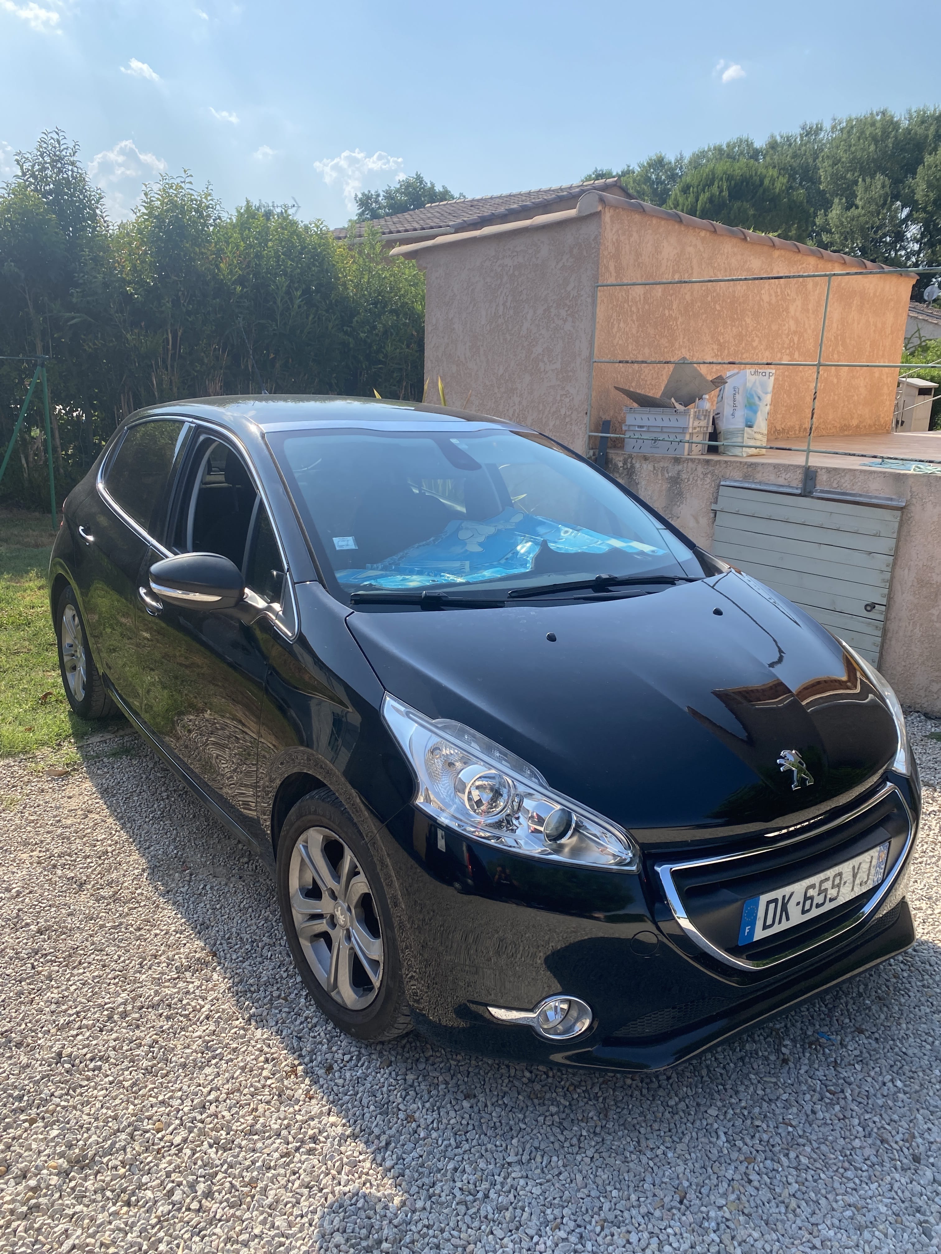 Peugeot 208, 2014, Essence 95