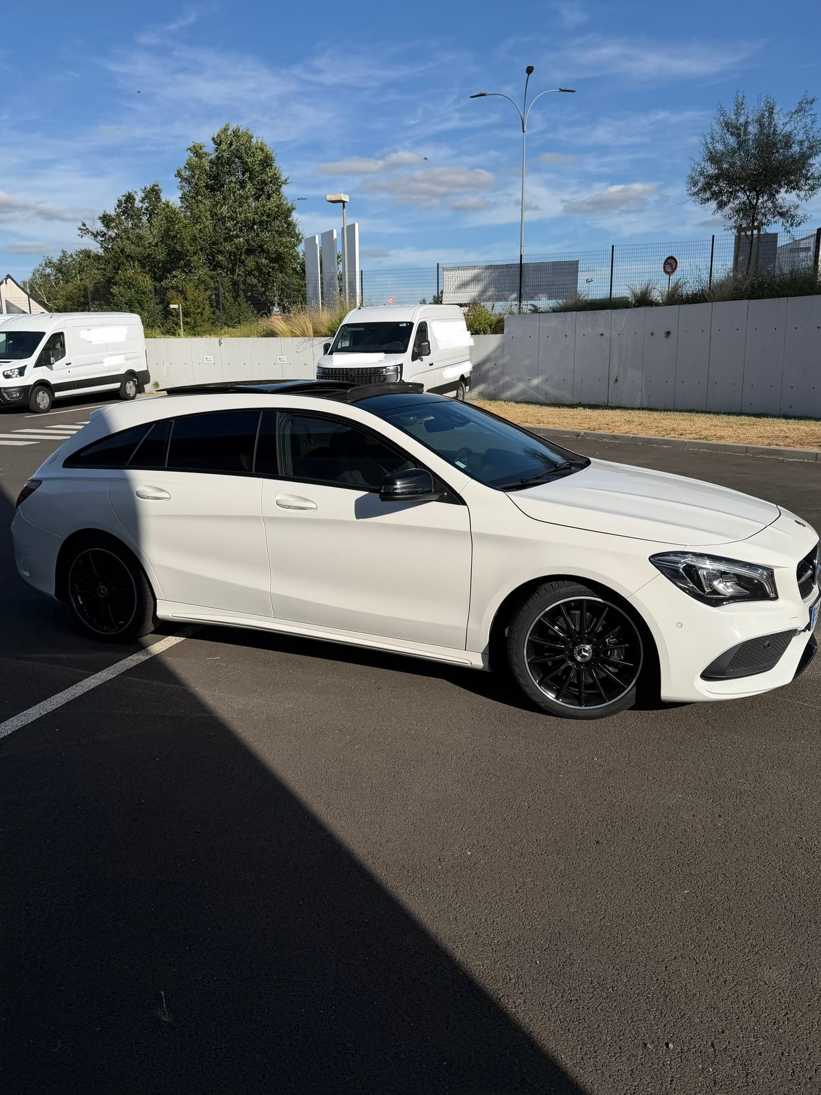 Mercedes-Benz Classe CLA Shooting Break avec Port USB