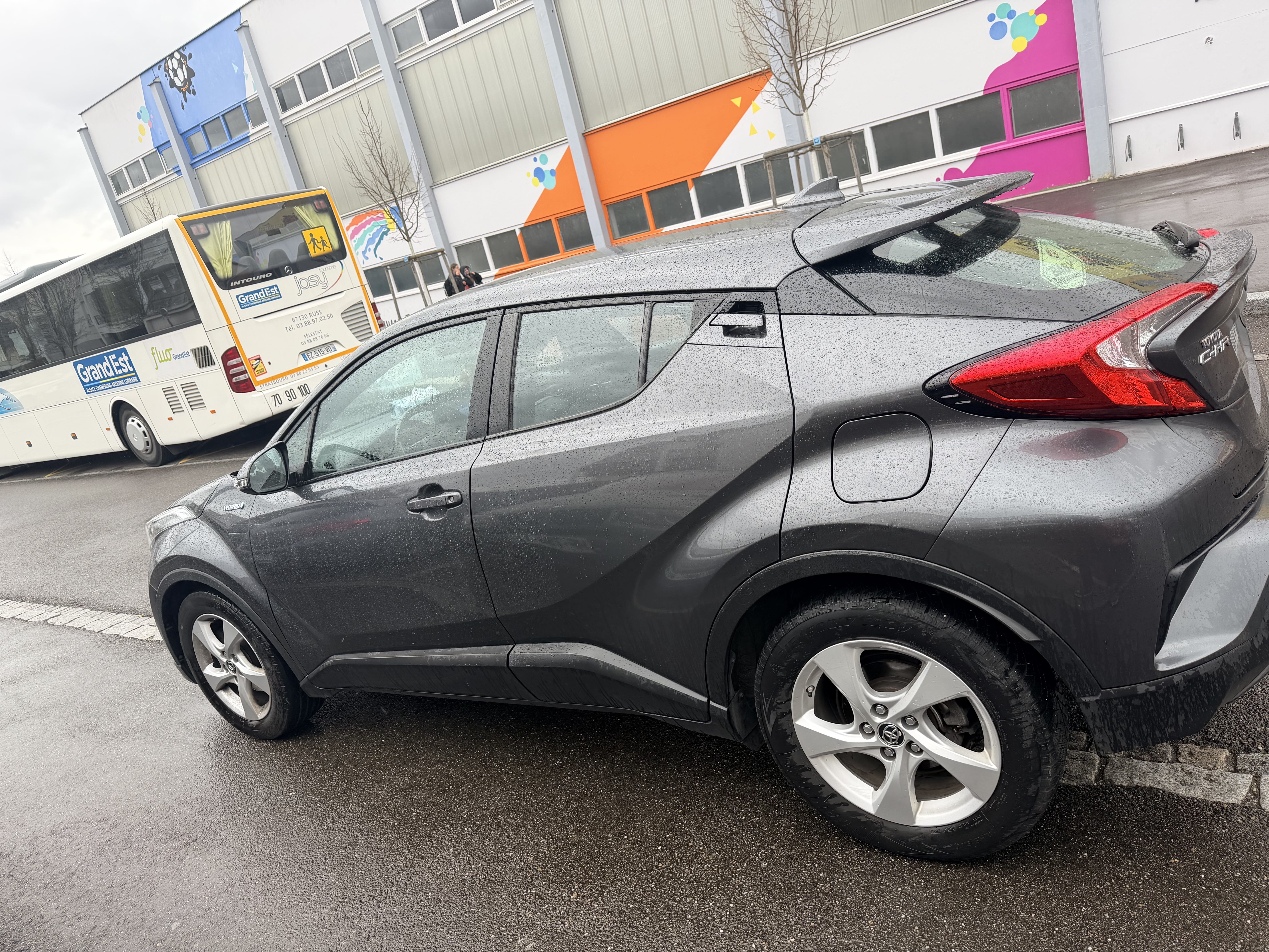 Toyota C-HR Hybrid avec Climatisation