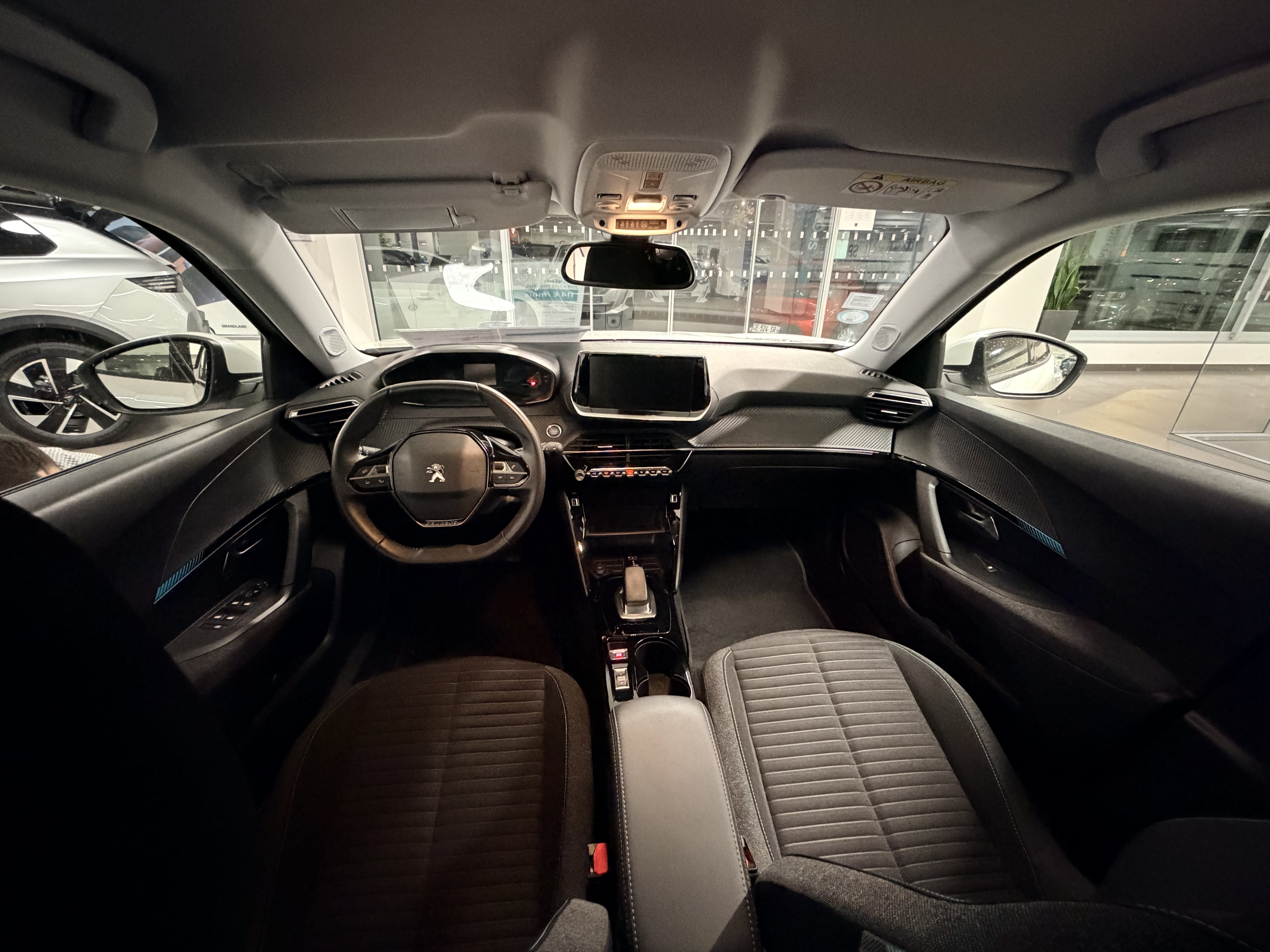 Peugeot e-2008 avec Régulateur de vitesse