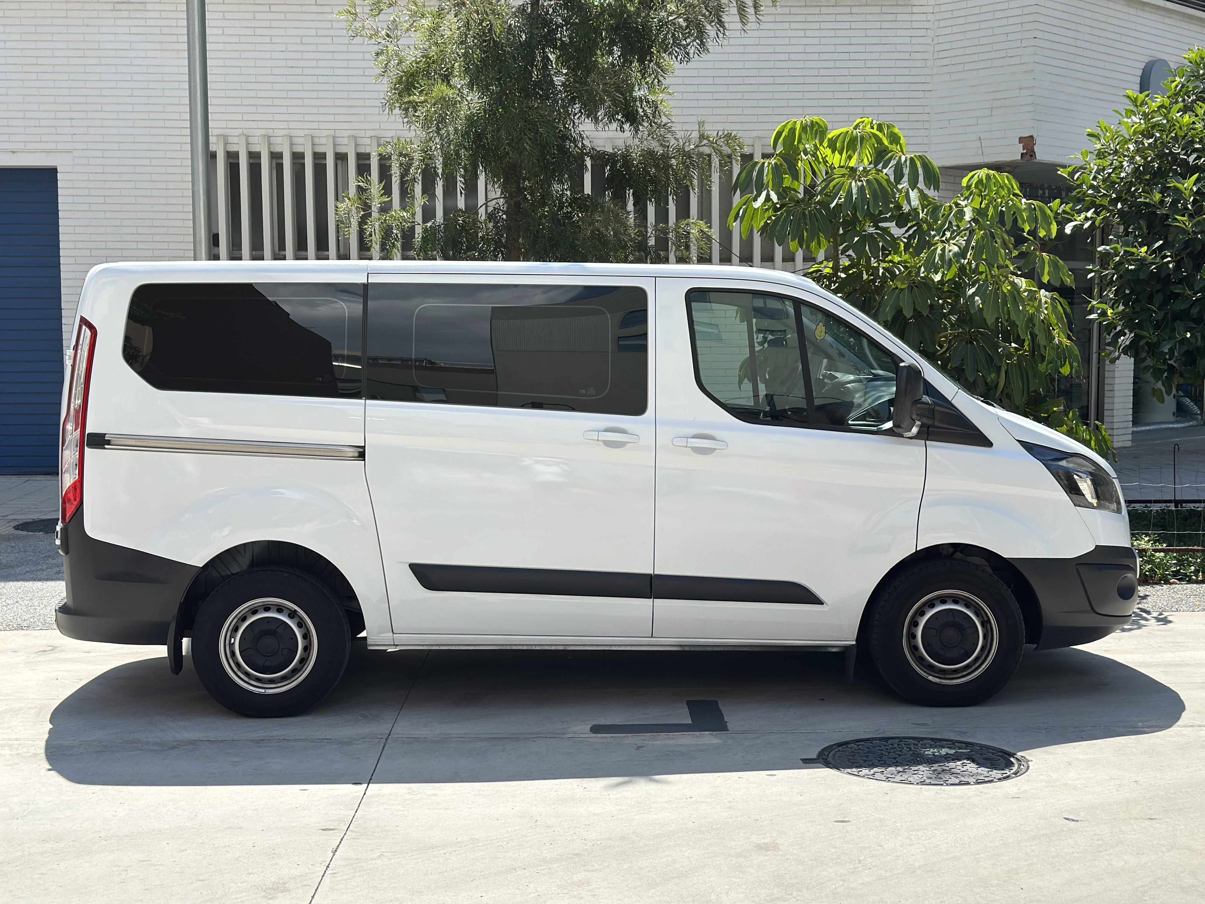 Ford Transit Connect Titanium KDC med Aircondition