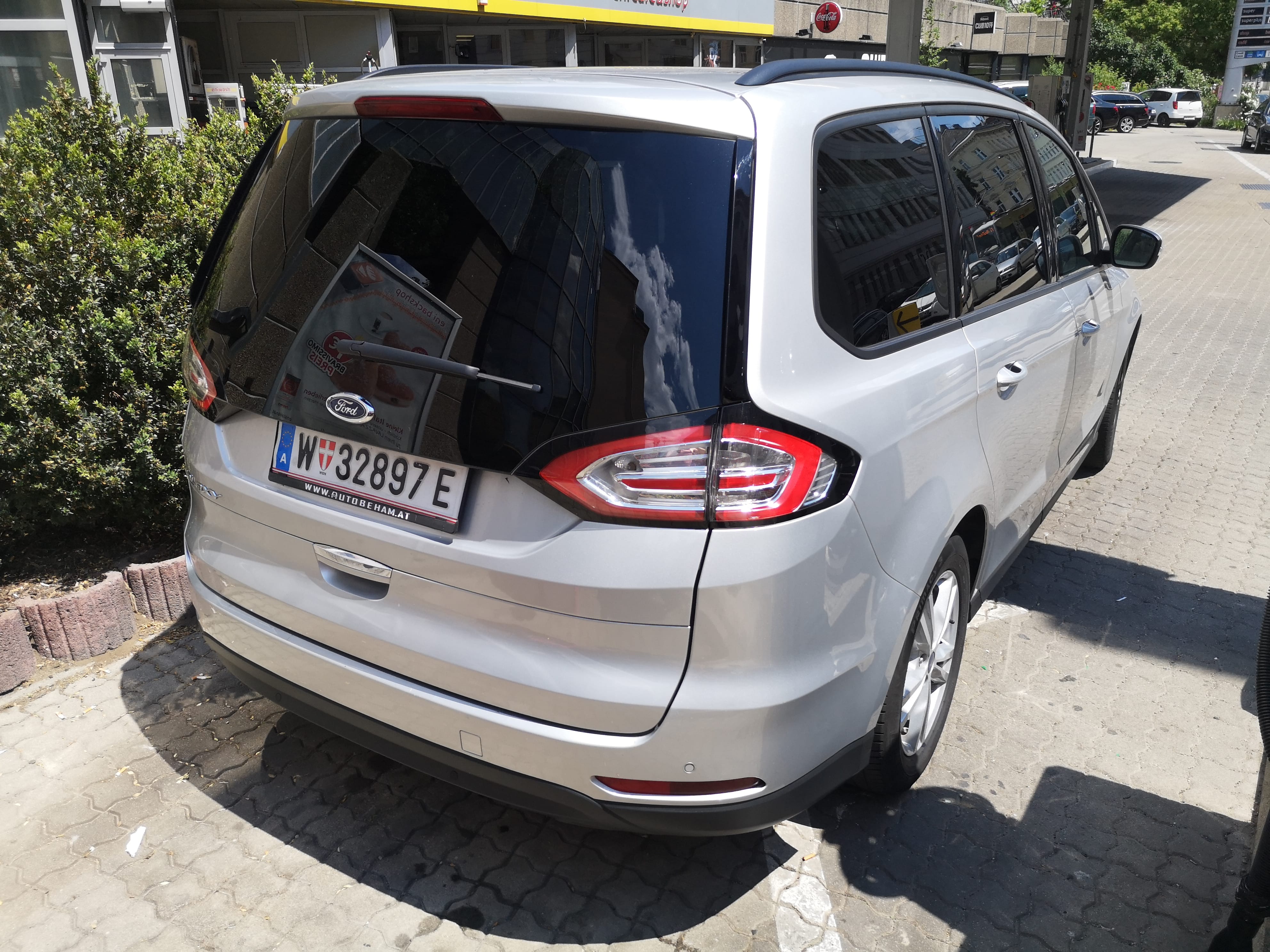Ford Galaxy 2,0 TDCi Business mit Navigationsgerät
