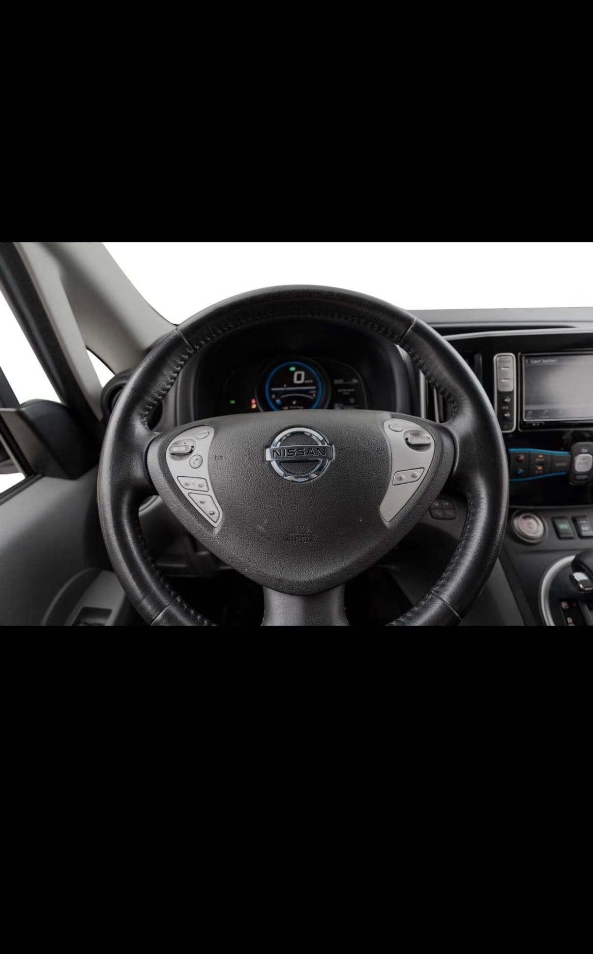 Nissan e-NV200 Varebil mit Navigationsgerät