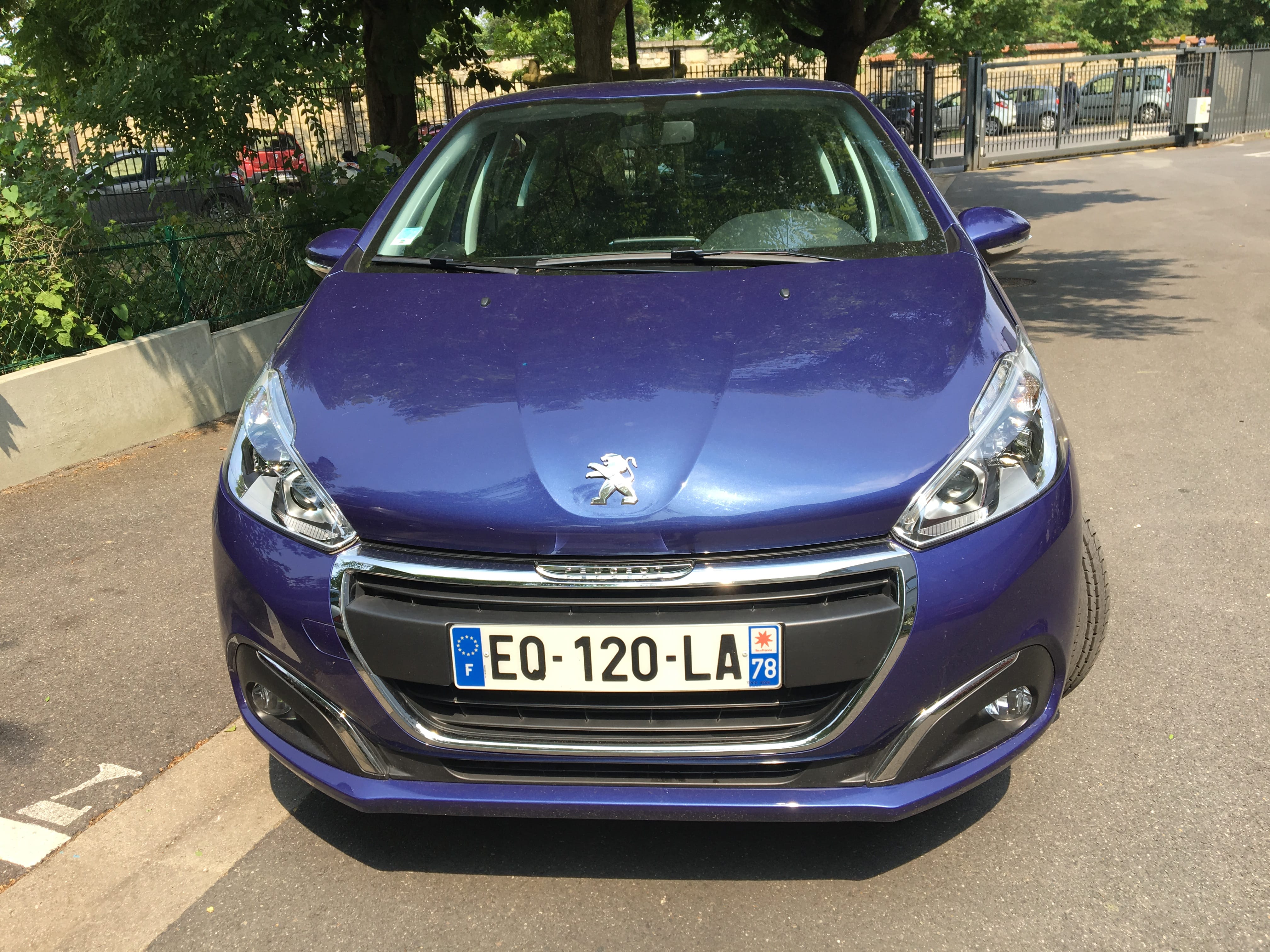 Peugeot 208 1,2 Pure Tech 82 Style - 2017 avec GPS