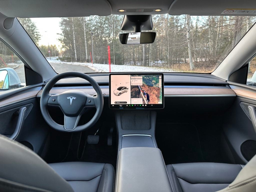 Tesla Model Y med Aircondition