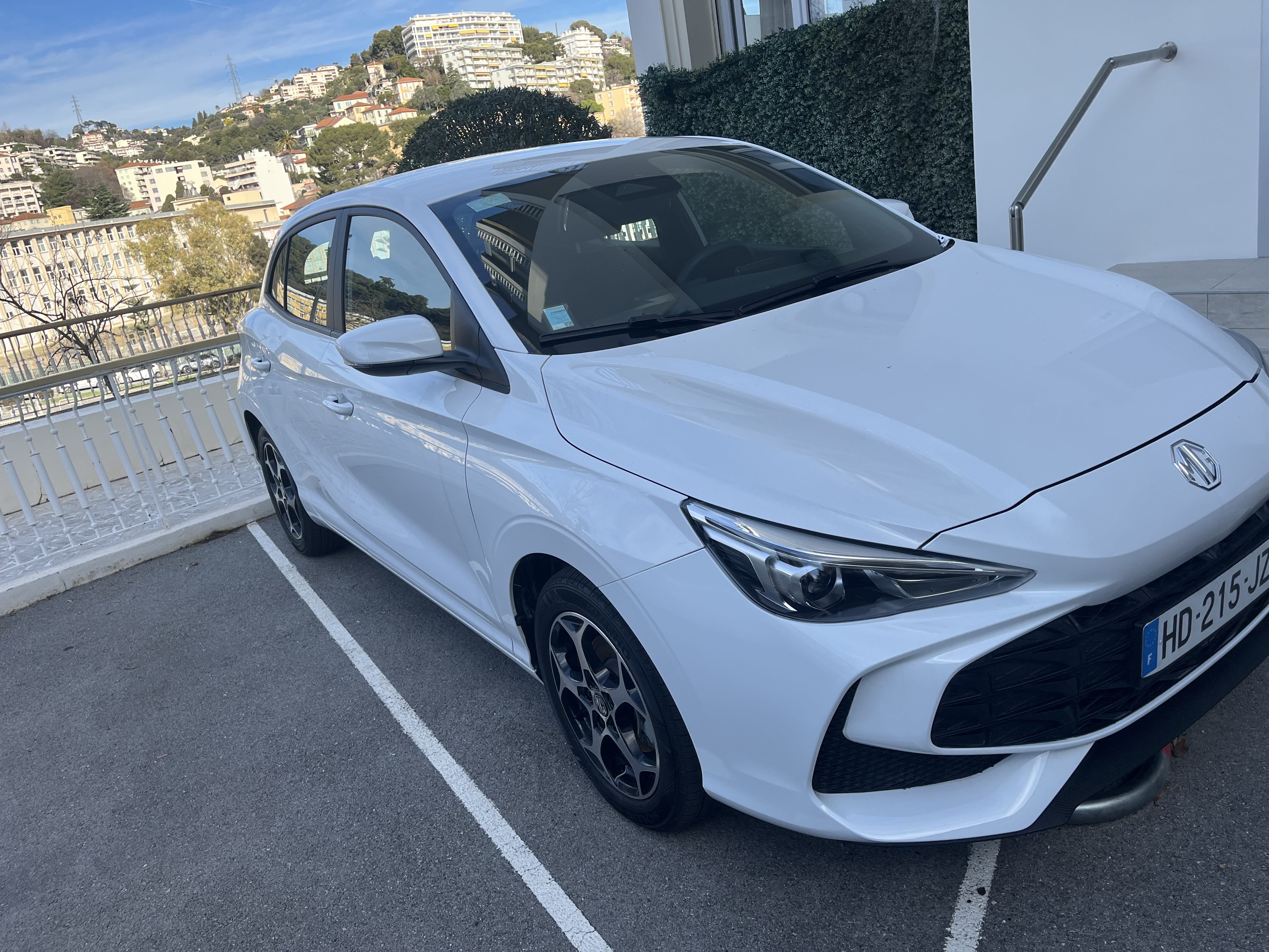 MG MG3, 2025, Essence 98 / Électrique (hybride), automatique