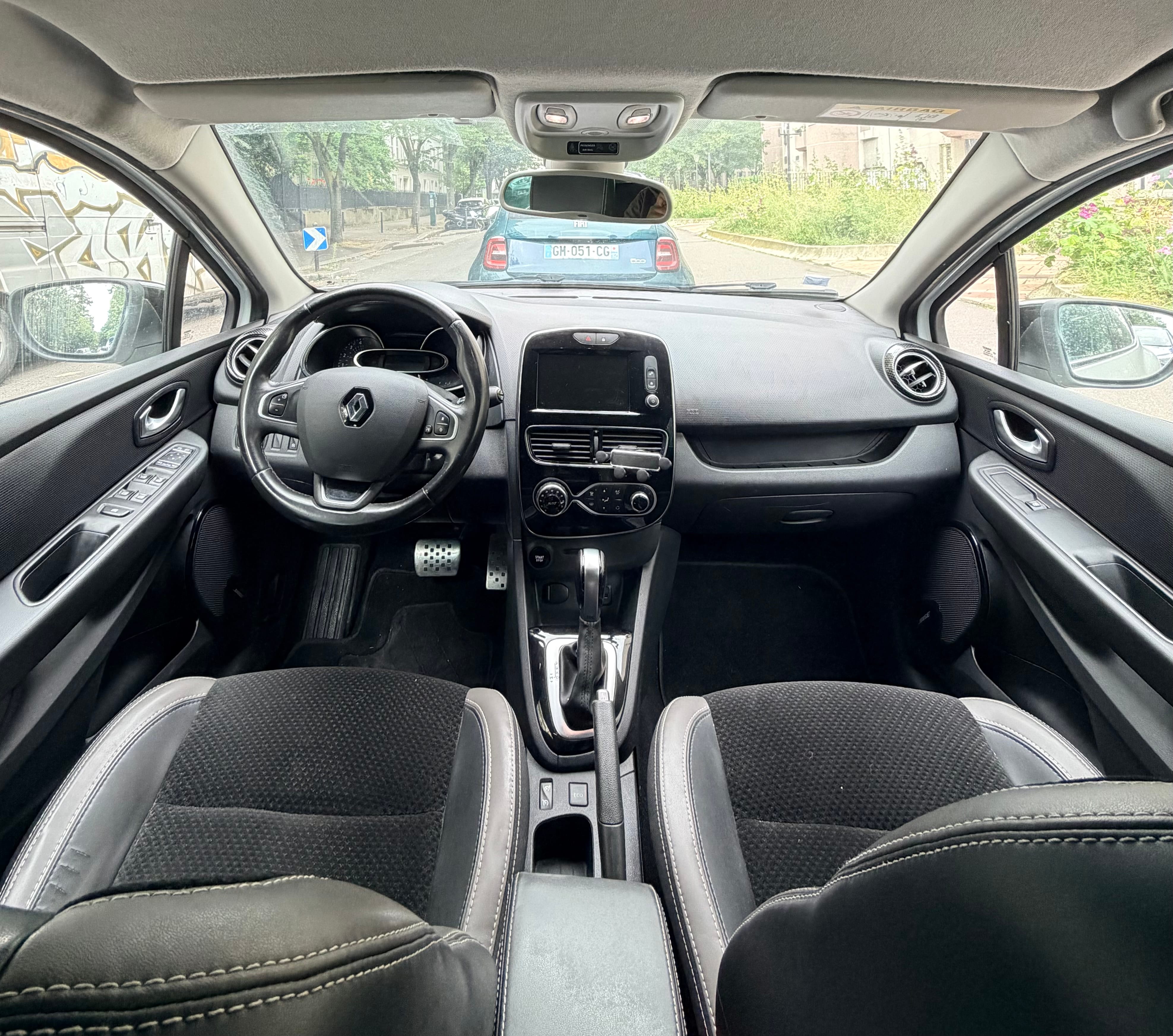 Renault Clio with Cruise control
