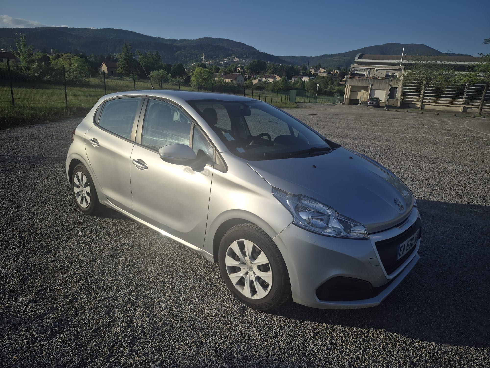 Peugeot 208, 2016, Essence 95