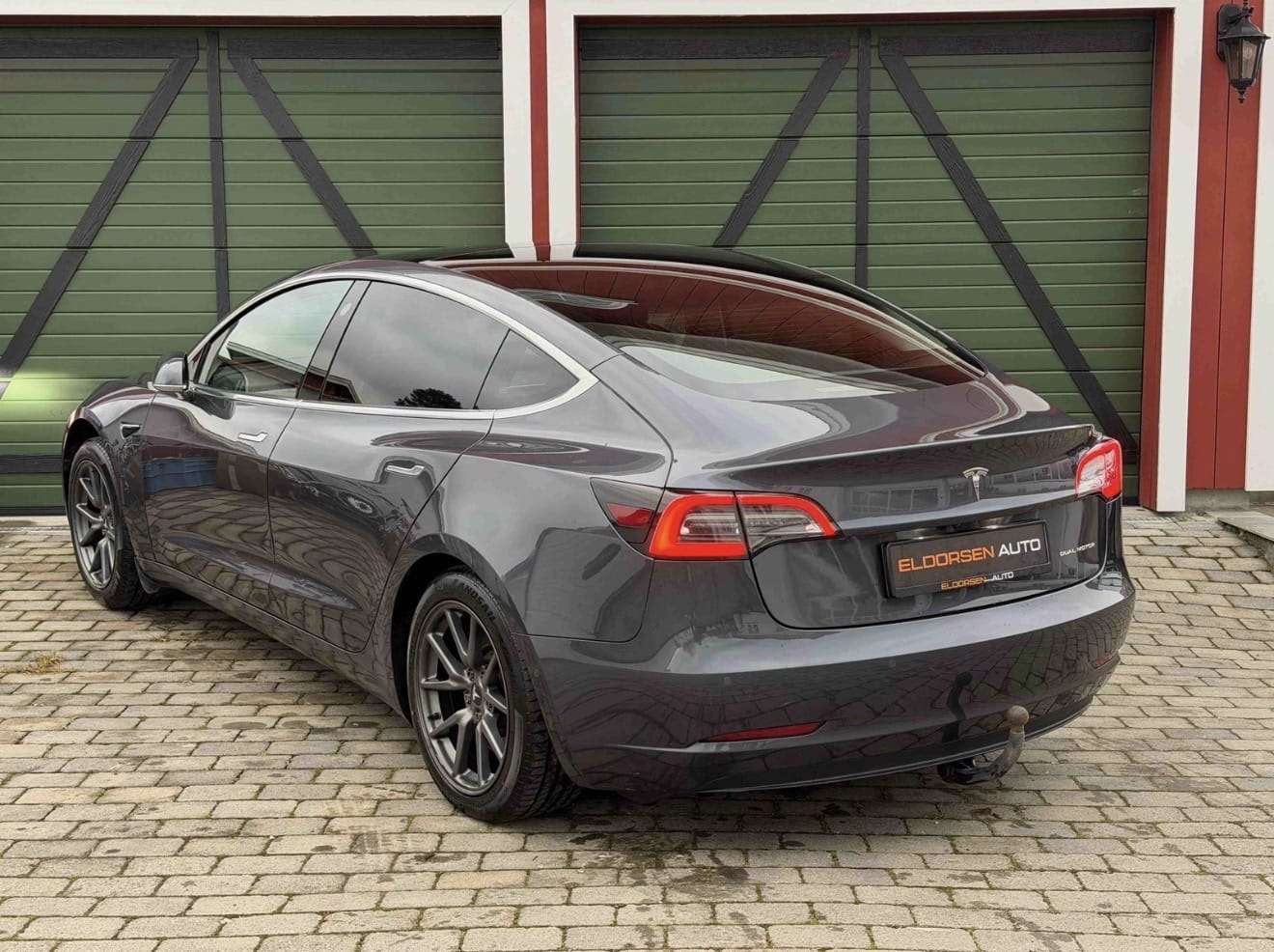 Tesla Model 3 med GPS