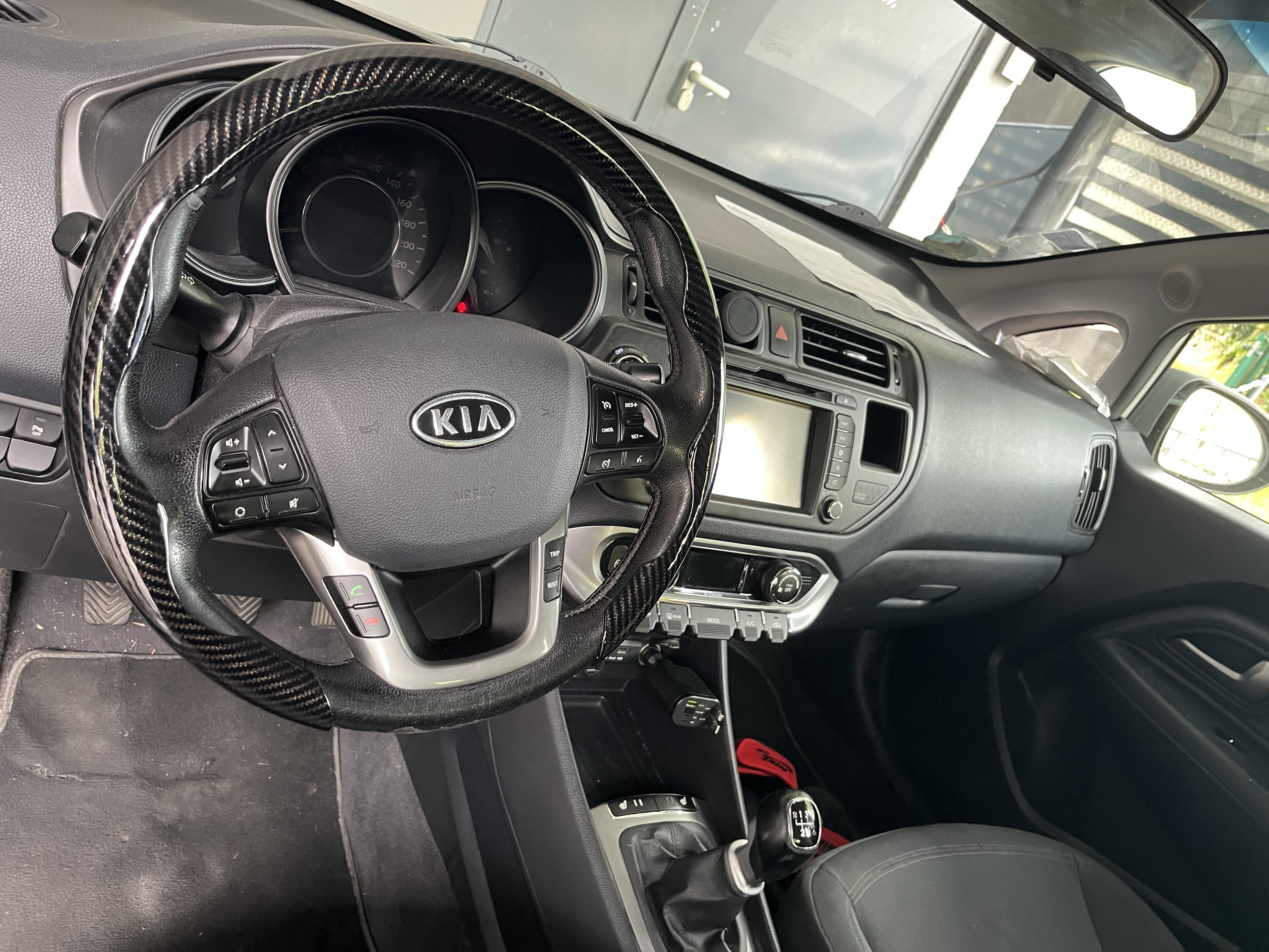Kia Rio 1.4 CRDI avec GPS