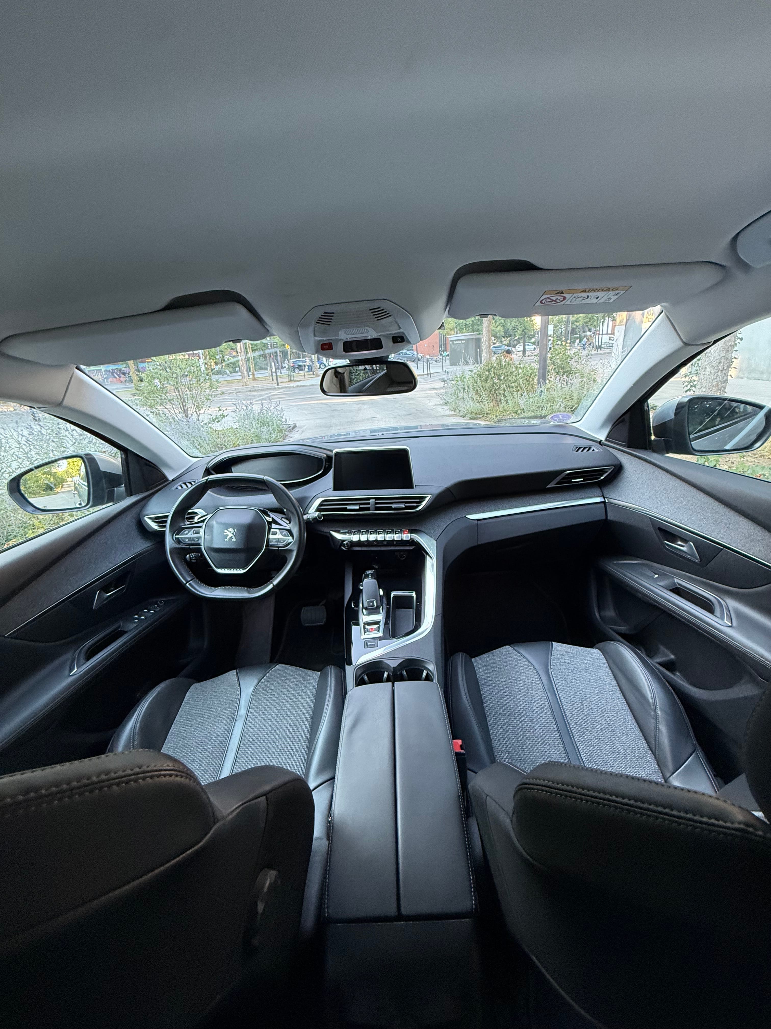 Peugeot 3008 with Cruise control