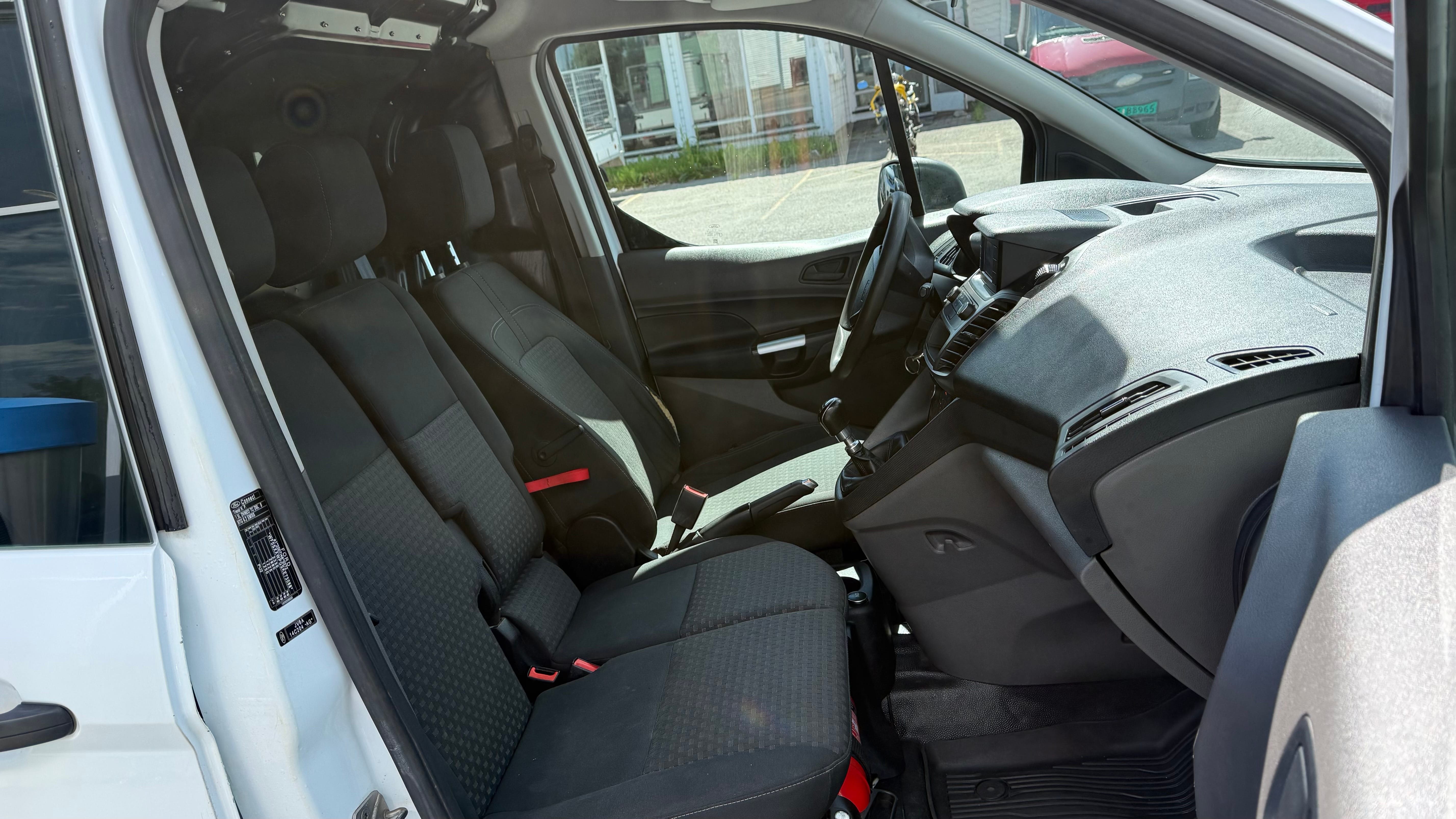 Ford Transit Connect XL med Tilhengerfeste