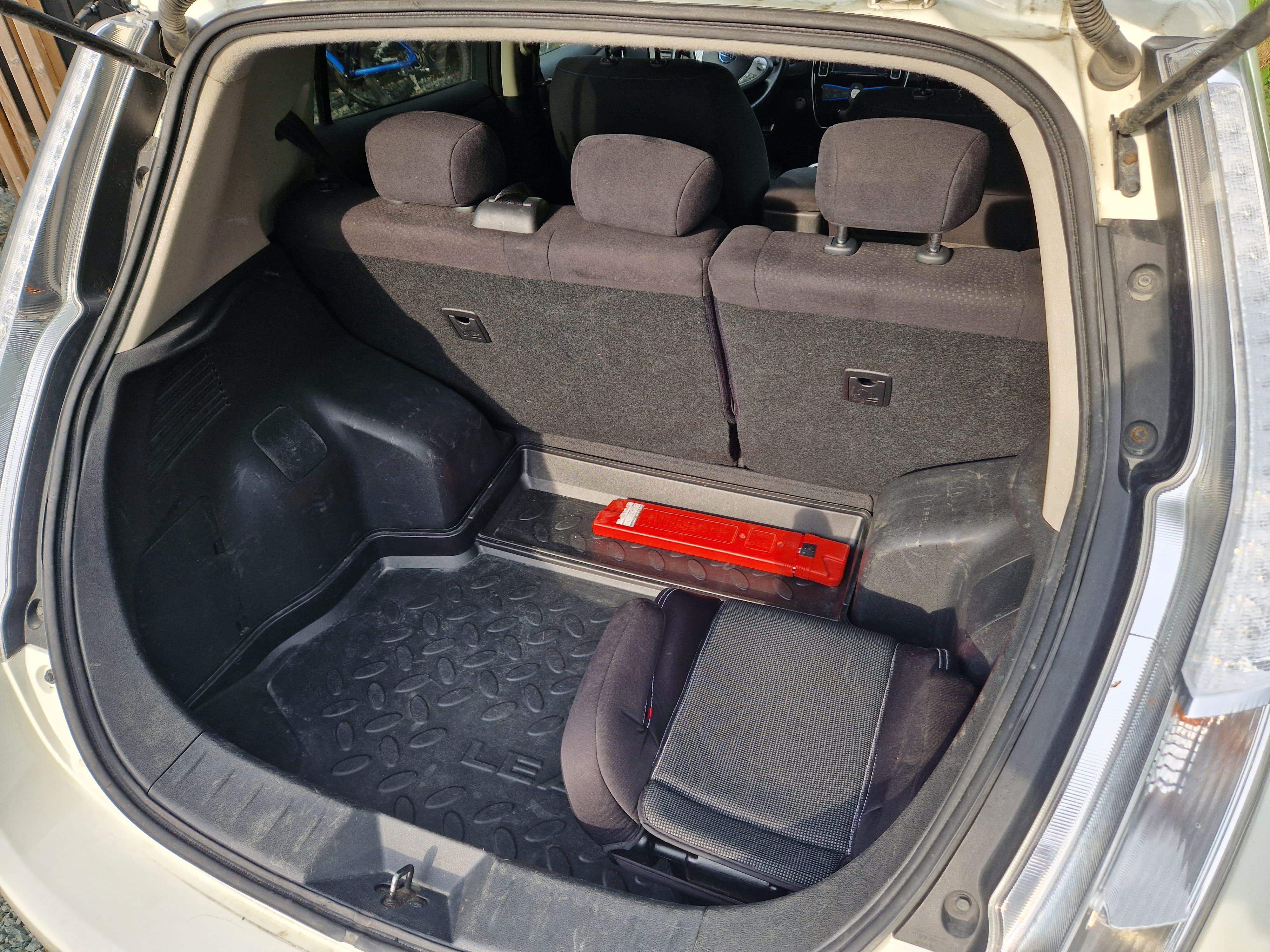 Nissan Leaf med Skiboks