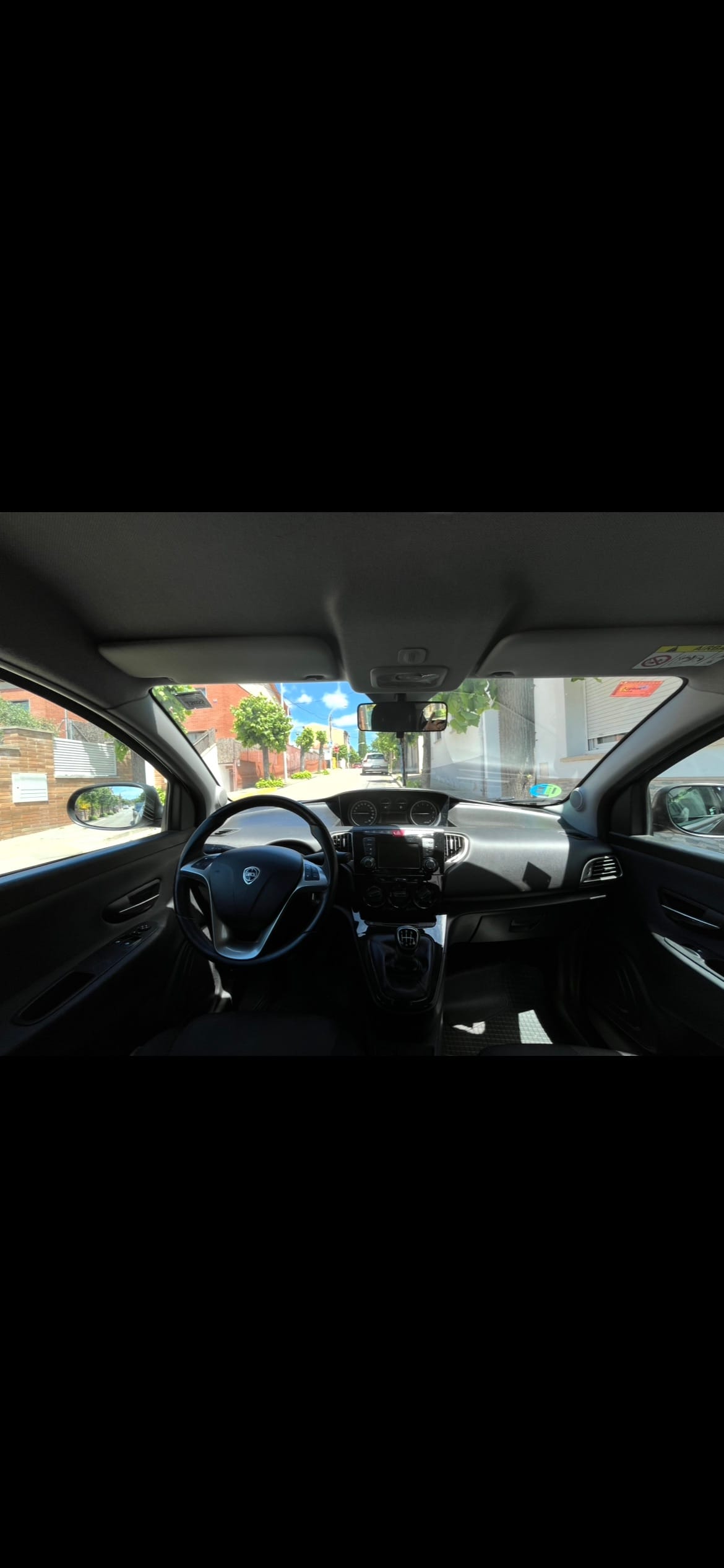 Lancia Ypsilon mit USB-Ladeanschlüsse