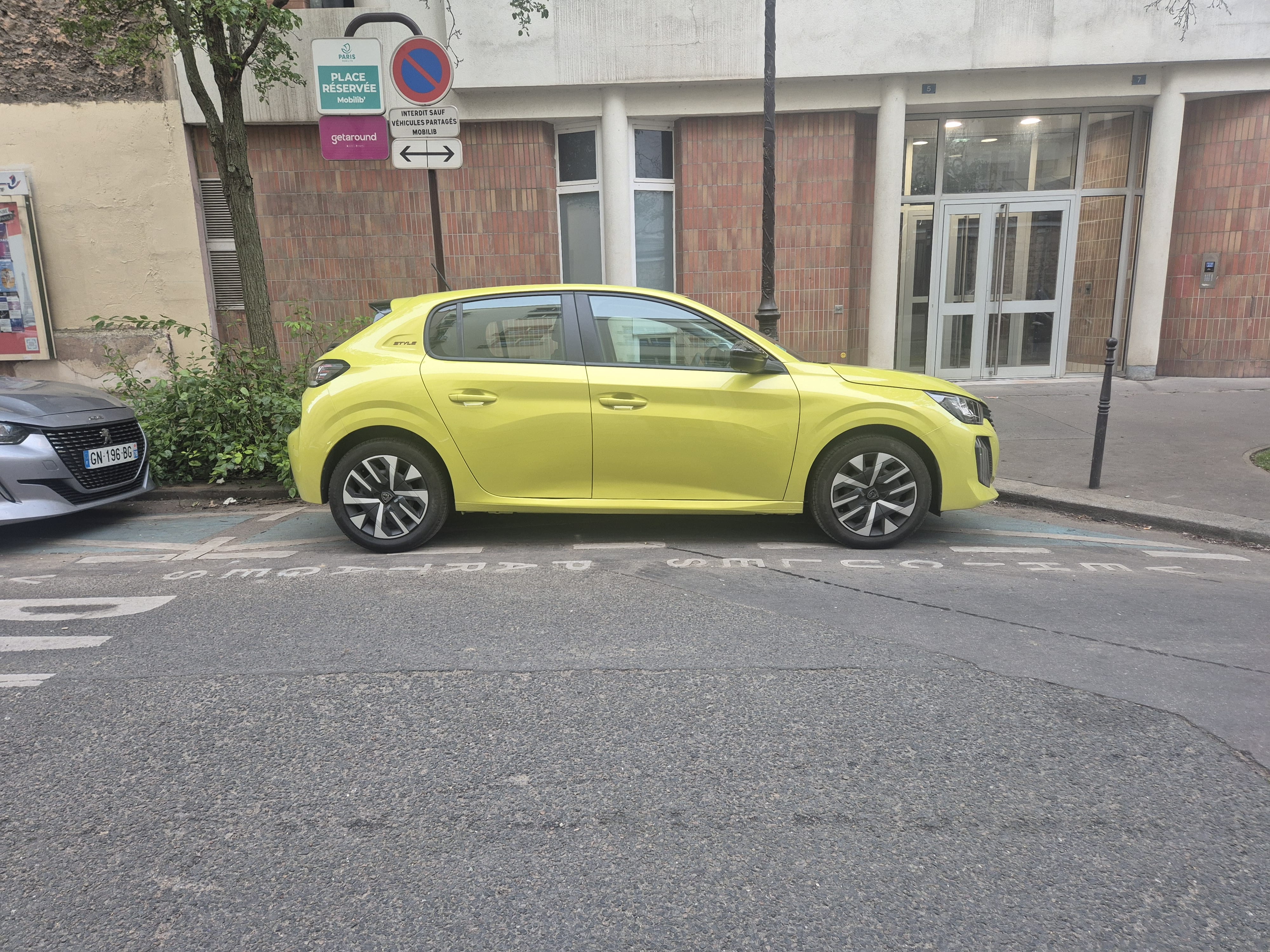 Peugeot 208 avec Climatisation