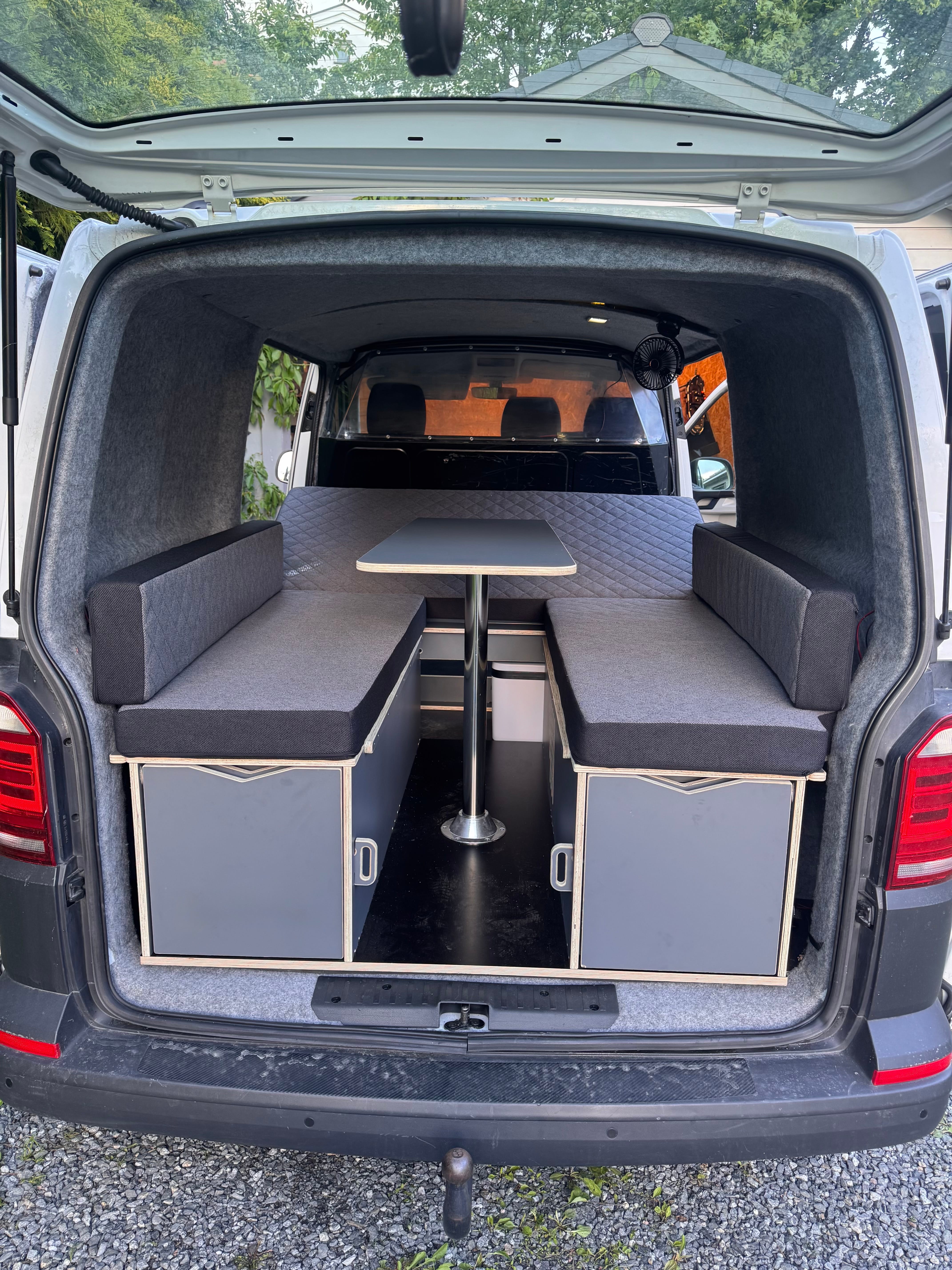 Volkswagen Transporter Camper (Campervan) med Cruisekontroll