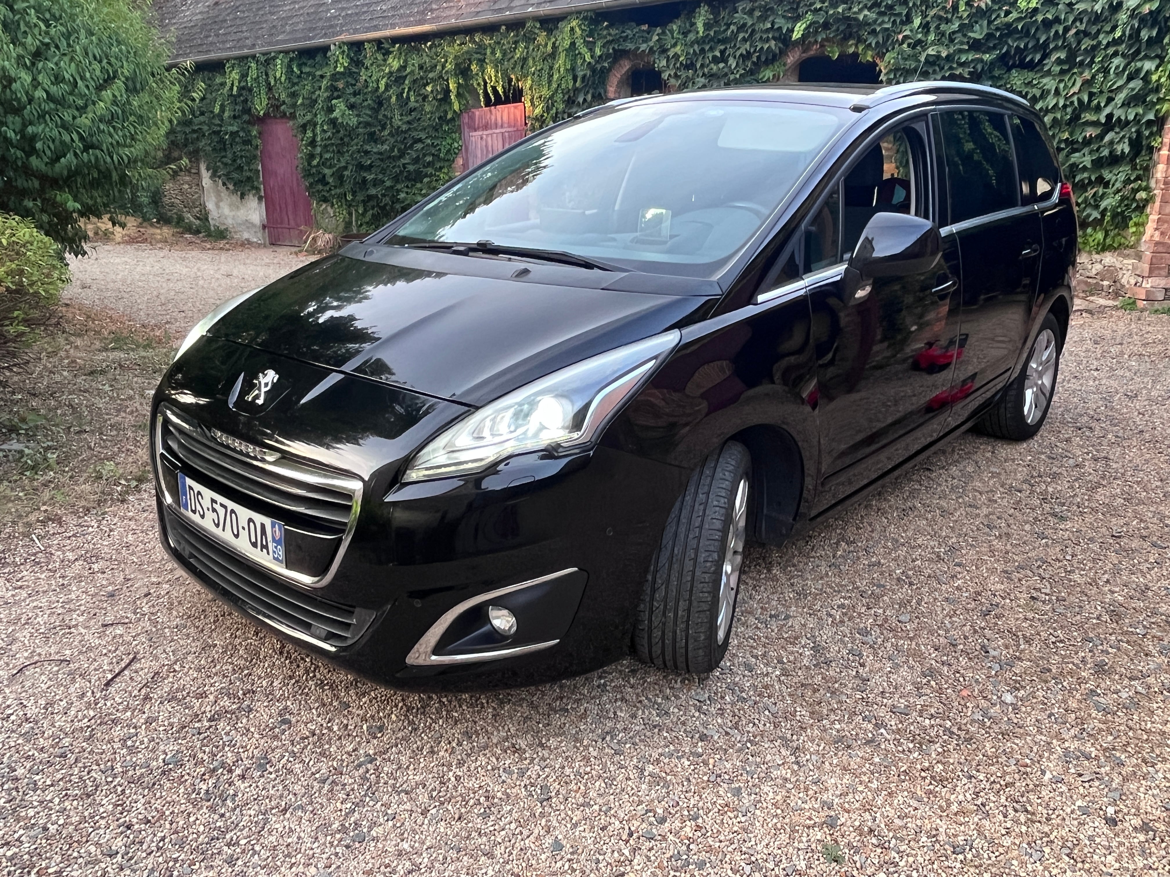 Peugeot 5008 avec Climatisation