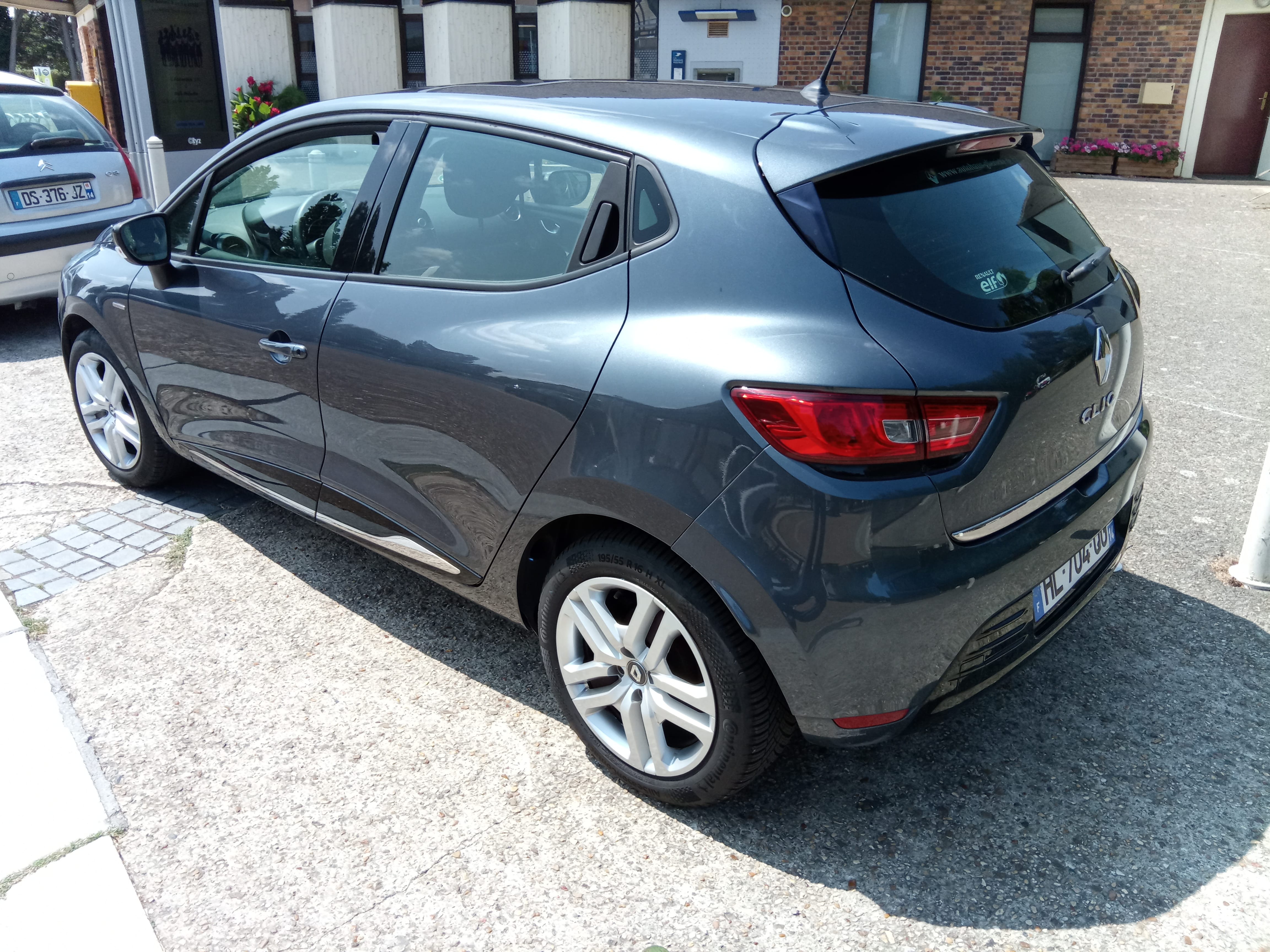 Renault Clio 1.2l 75 cv avec Autoradio