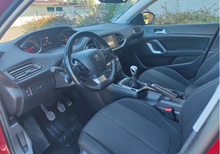 Peugeot 308 SW 1.2 Essence 110ch avec Régulateur de vitesse