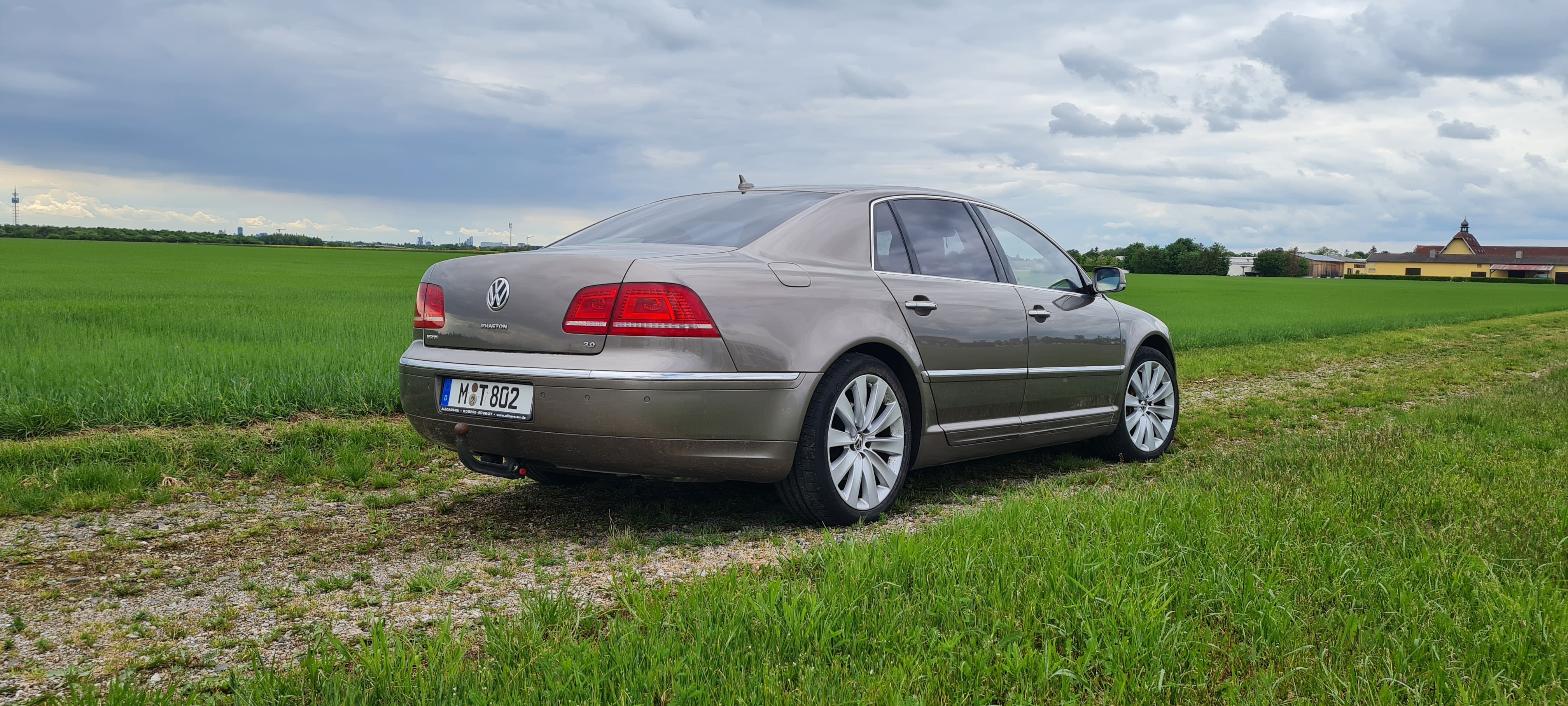 Volkswagen Phaeton 3.0 V6 TDI mit Navigationsgerät