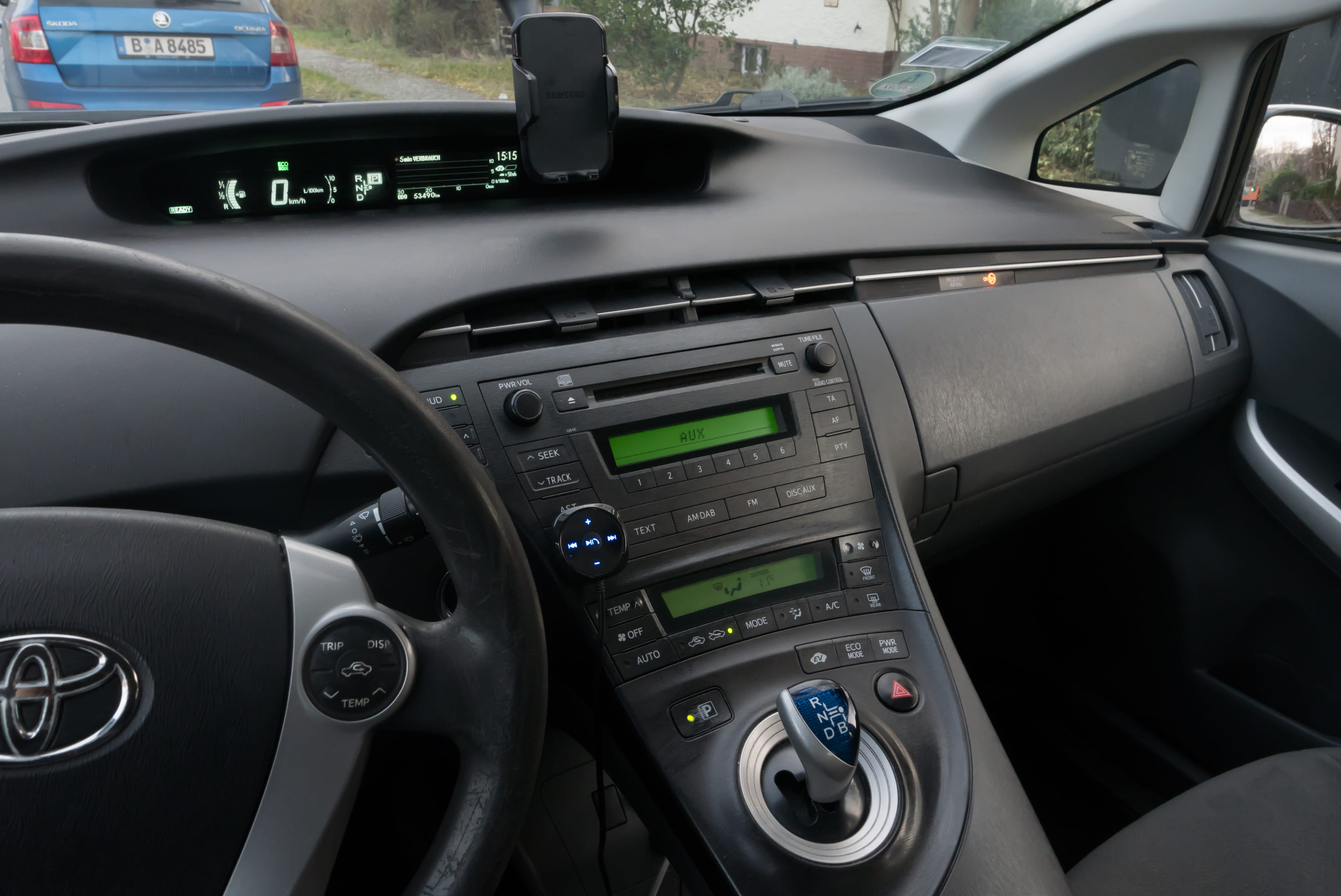 Toyota Prius mit Winterreifen