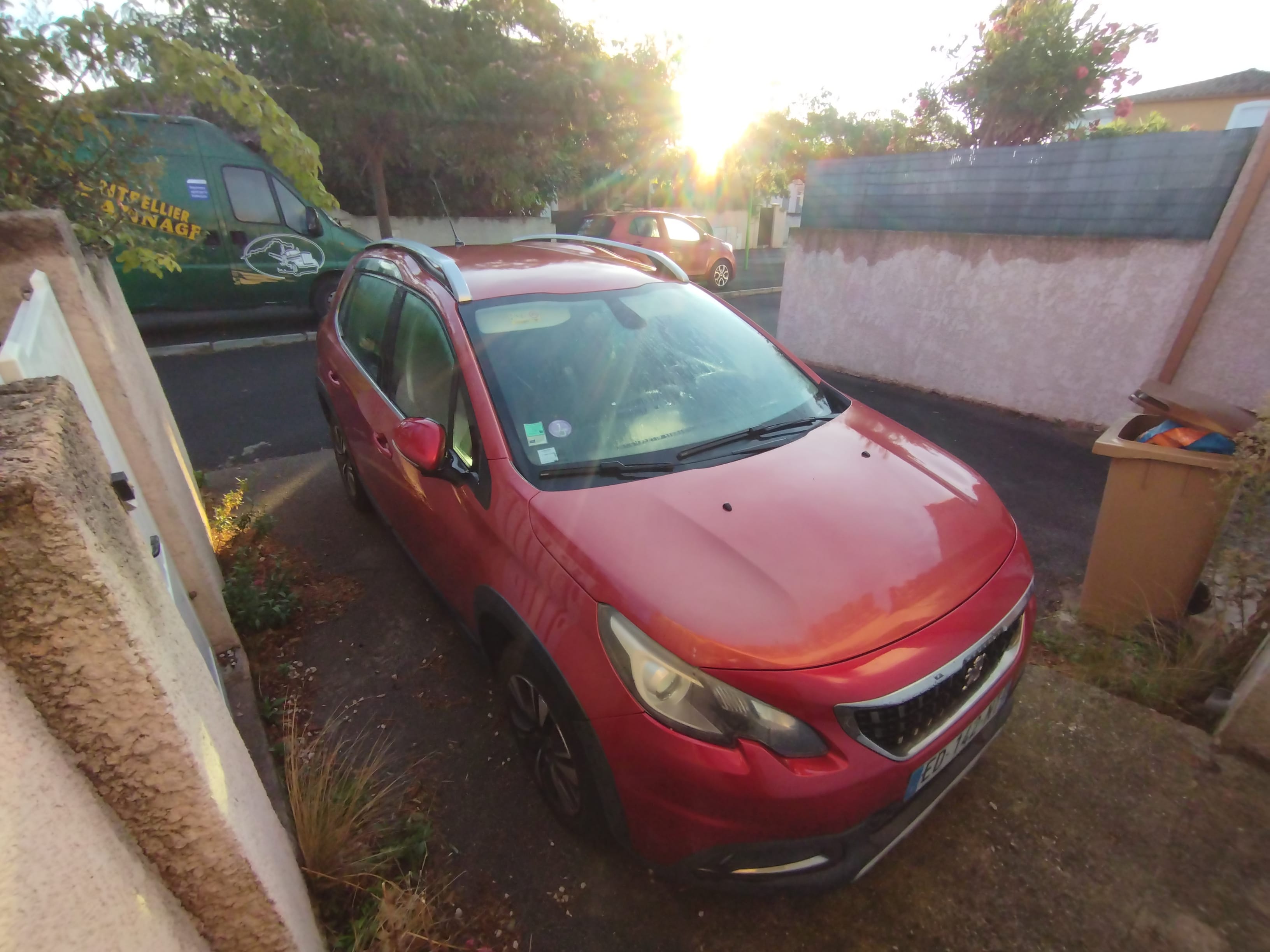 Peugeot 2008, 2016, Essence 98