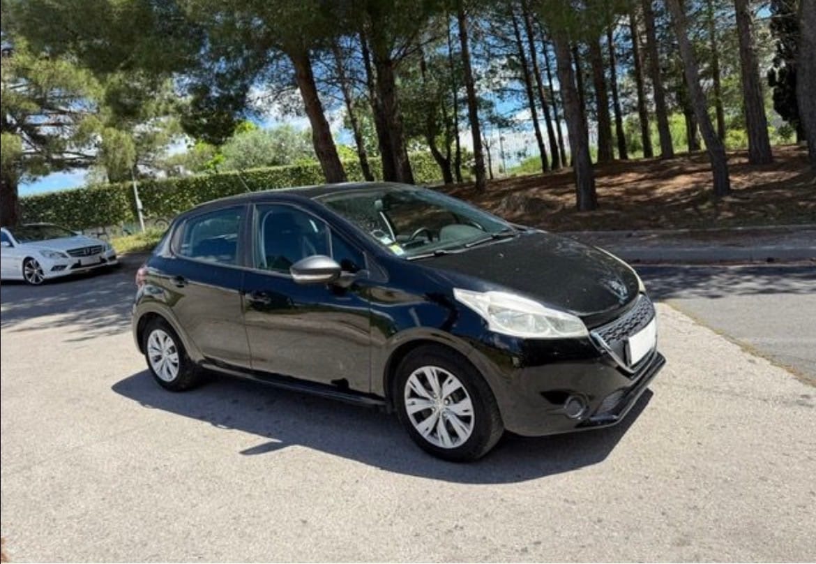 Peugeot 208, 2012, Diesel
