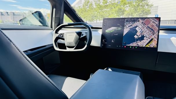 Tesla Cybertruck med GPS