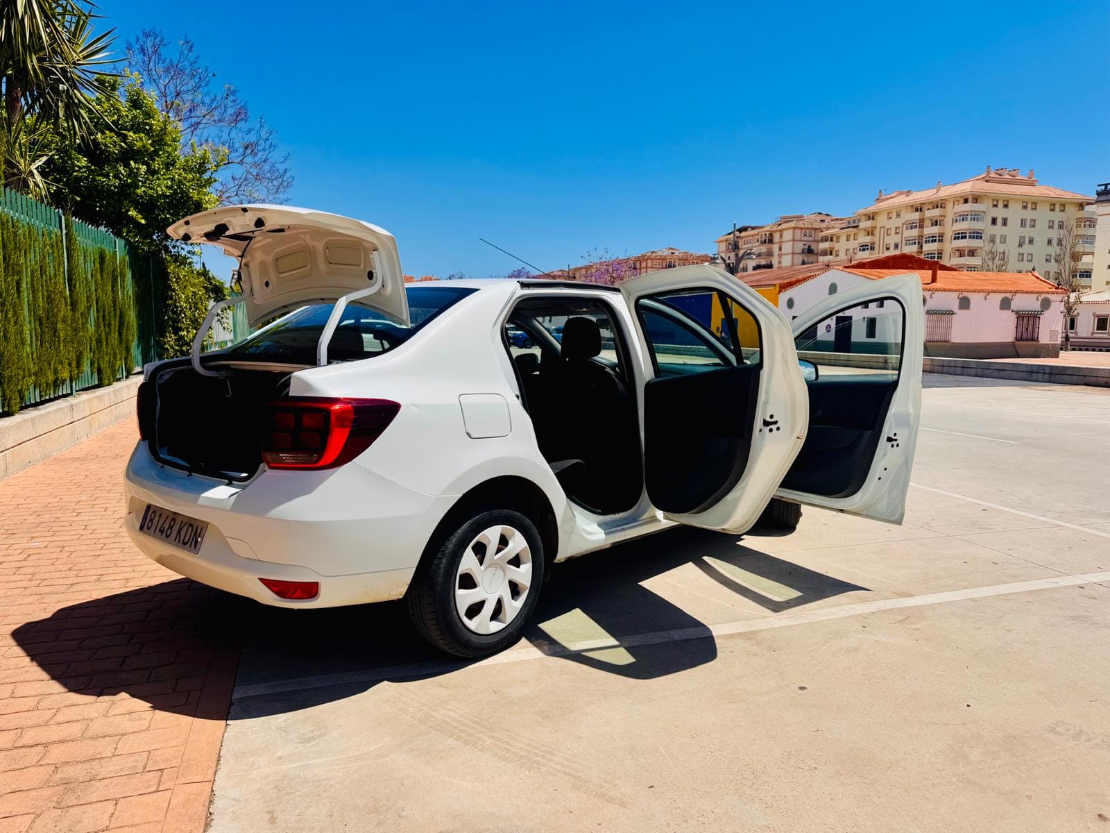 Dacia Logan con Radio 
