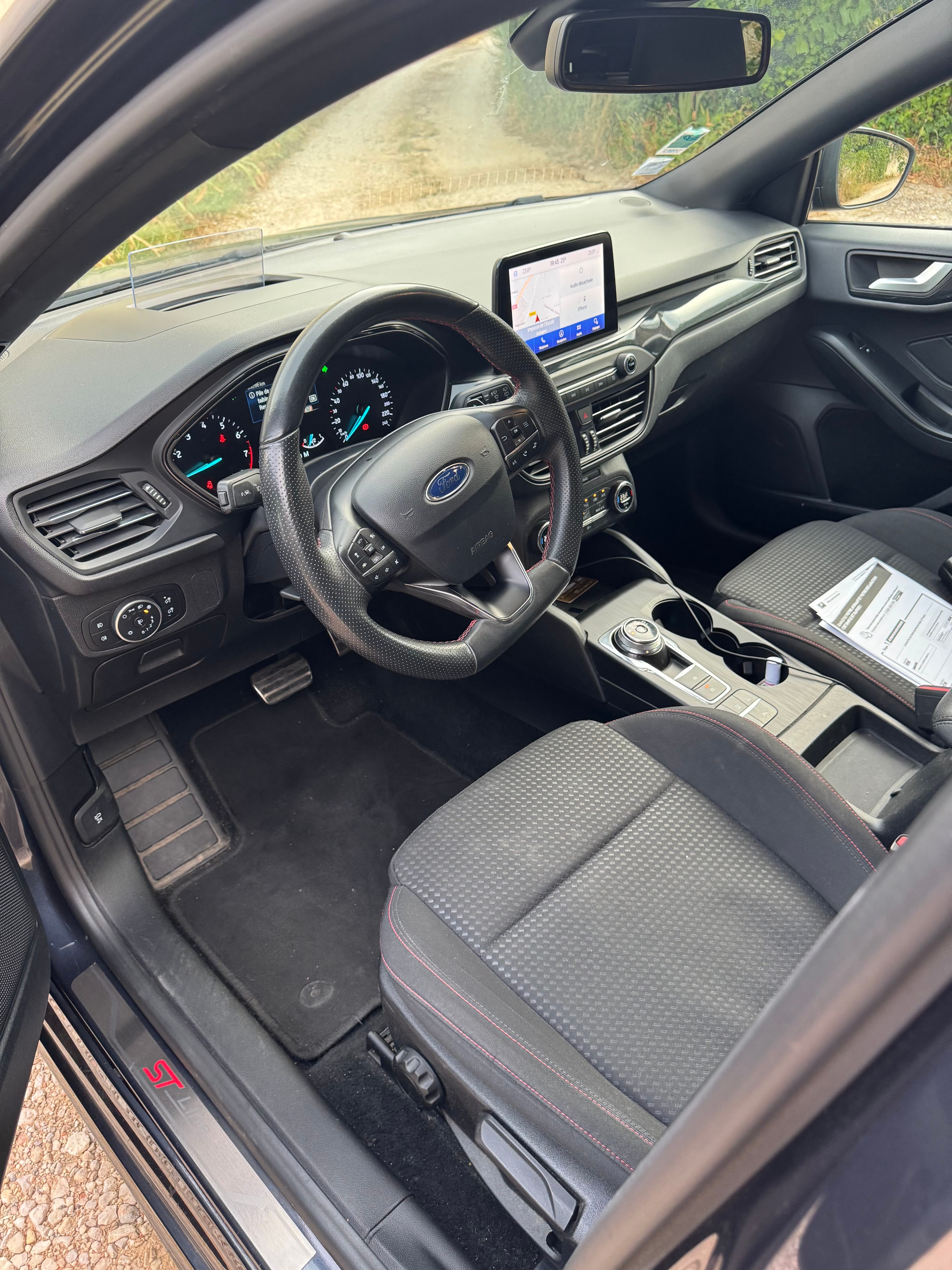 Ford Focus ST Line avec GPS