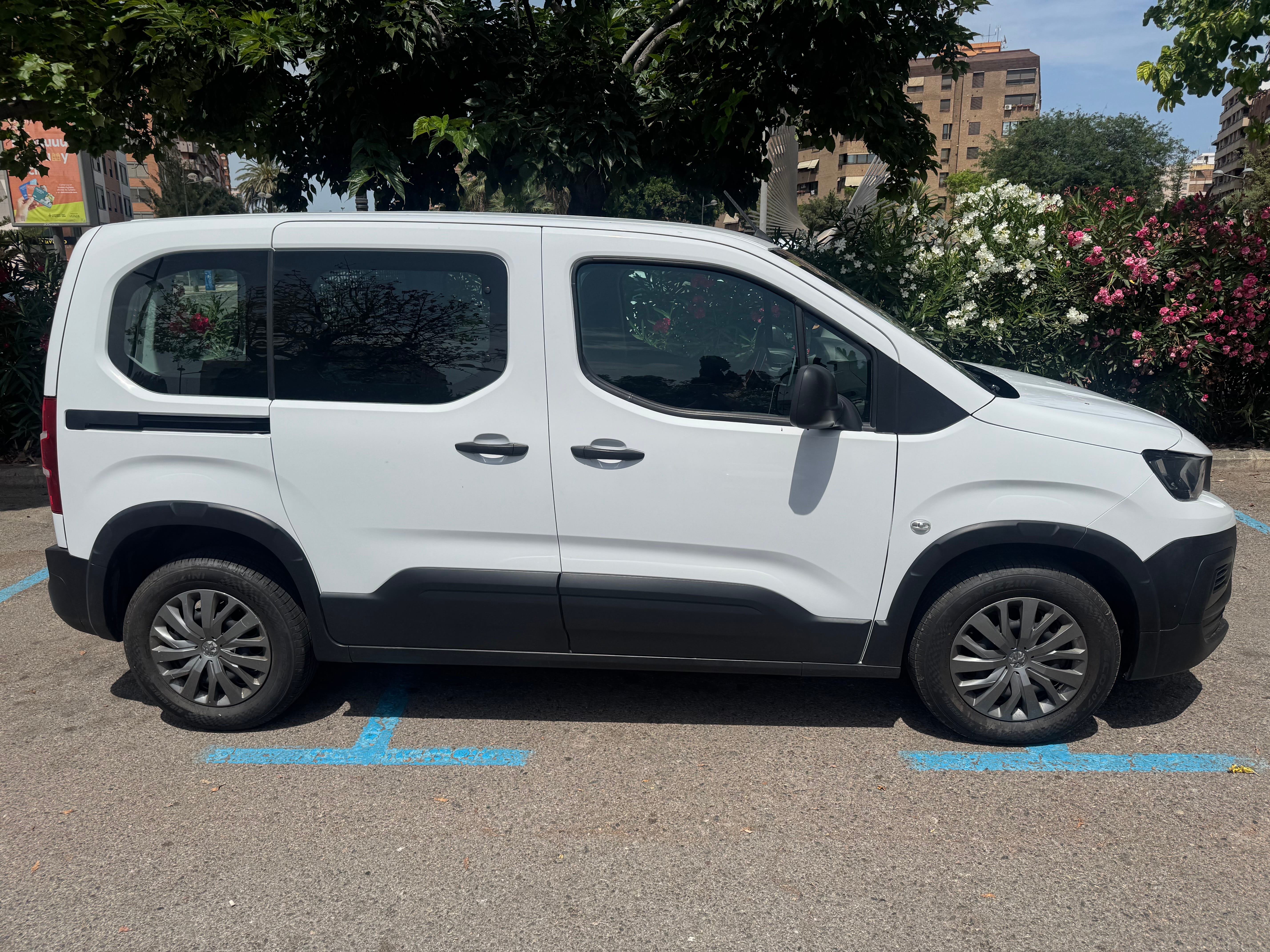 Peugeot Rifter con Aire acondicionado