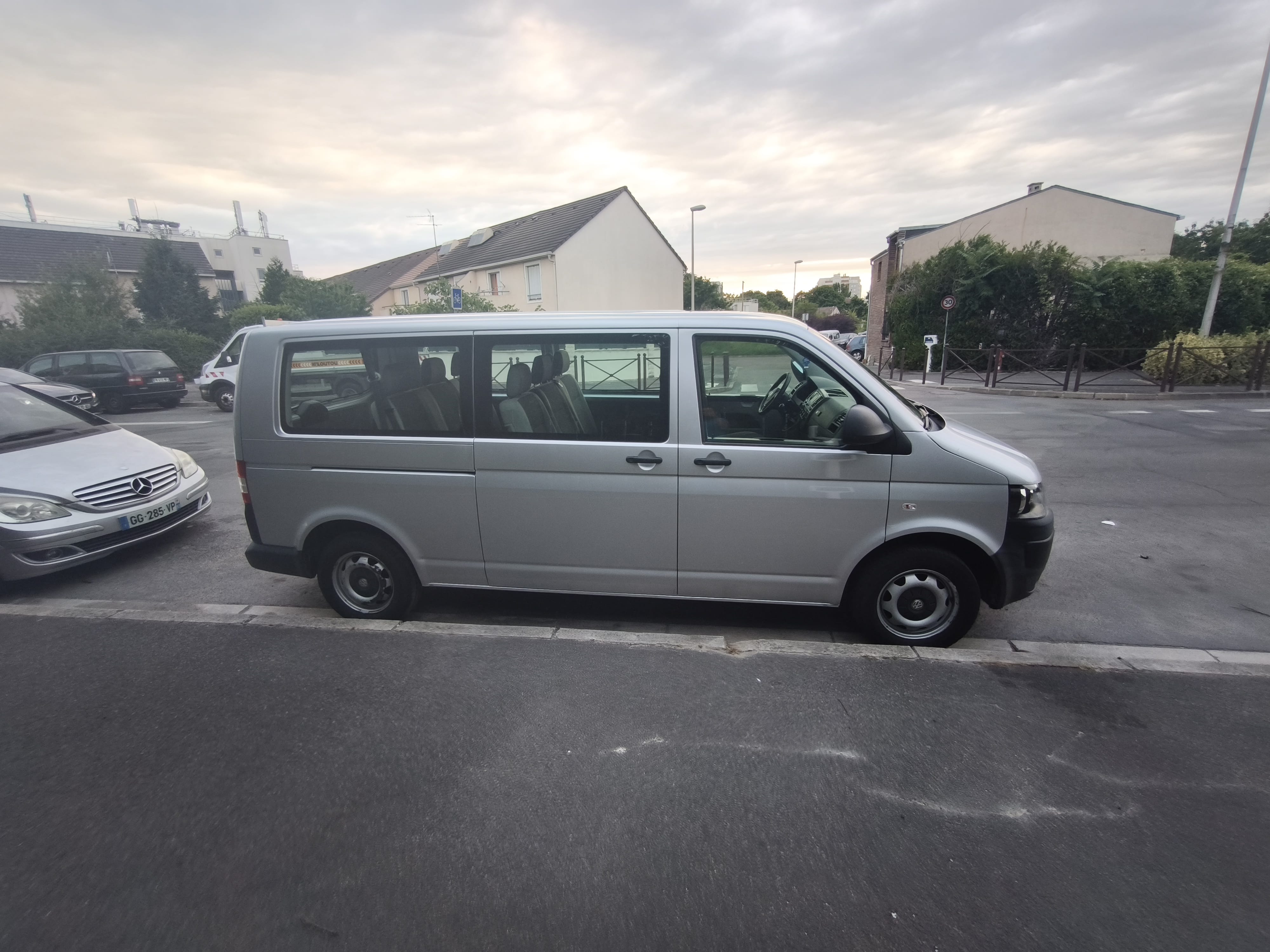 Volkswagen Caravelle 2.0 tdi 140 avec Climatisation