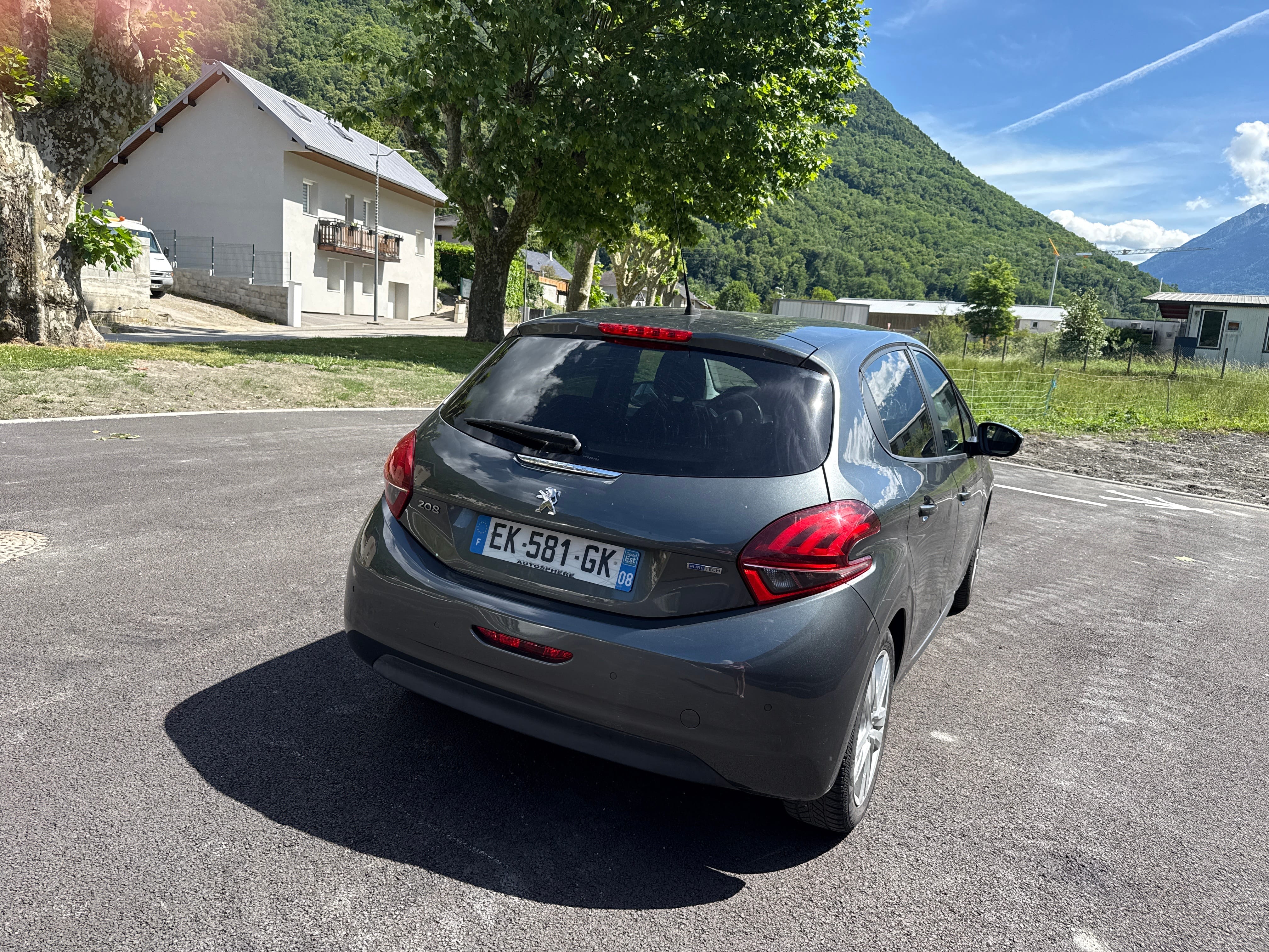 Peugeot 208 avec GPS