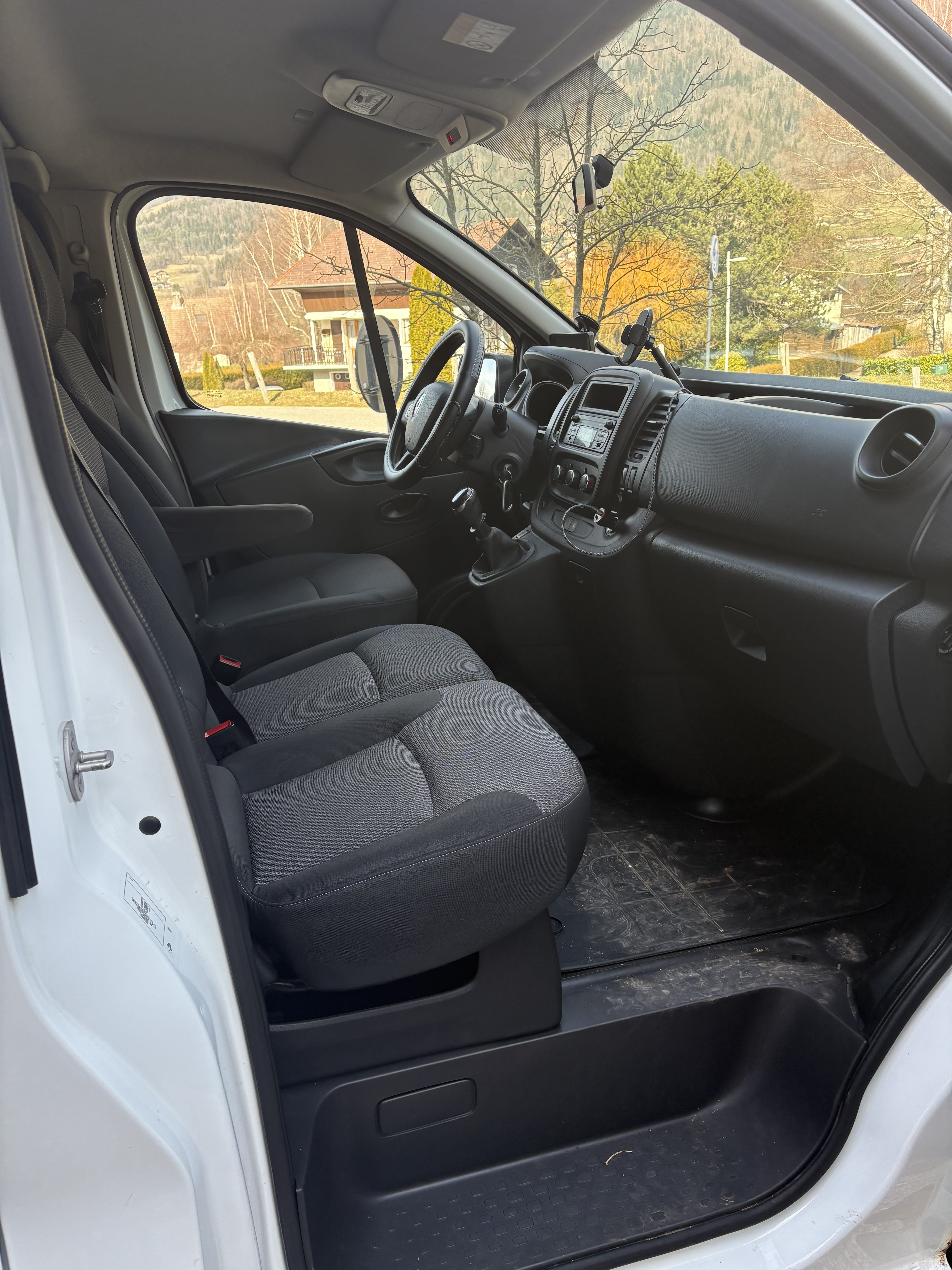 Renault Trafic Passenger 2.0 dci 145 minibus avec Dashcam