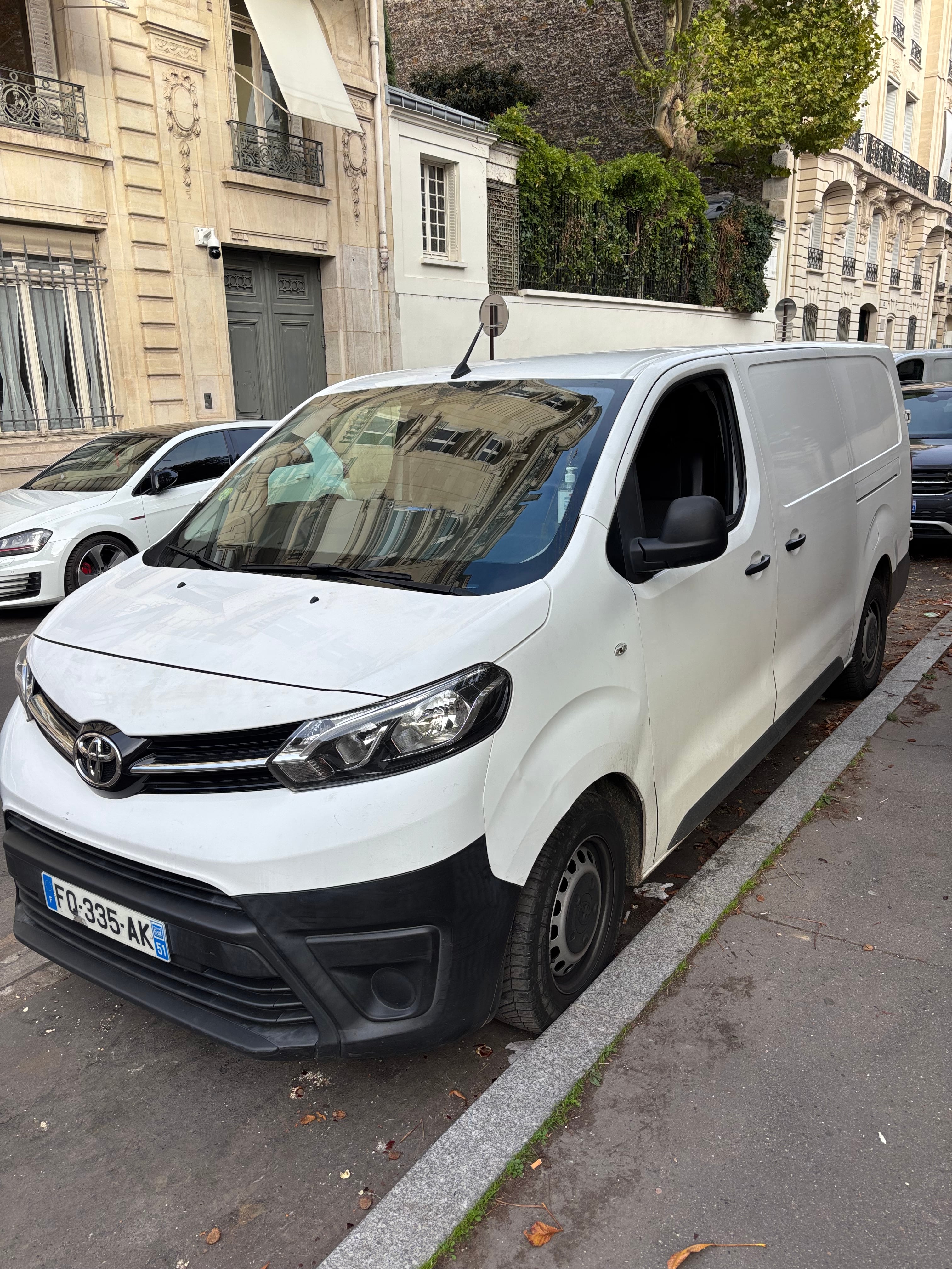 Toyota Proace Max avec Quatre roues motrices